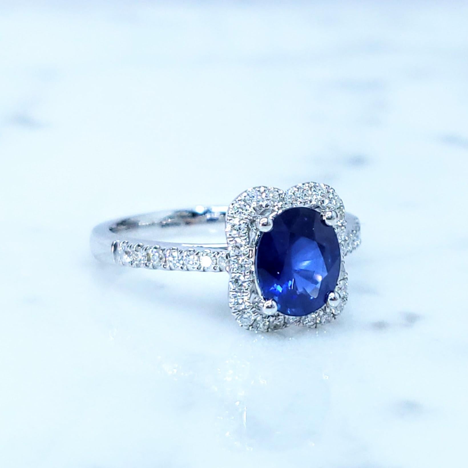 IGI Certified 1.10  Carat Blue Sapphire & Diamond Ring in 18K White Gold For Sale 3