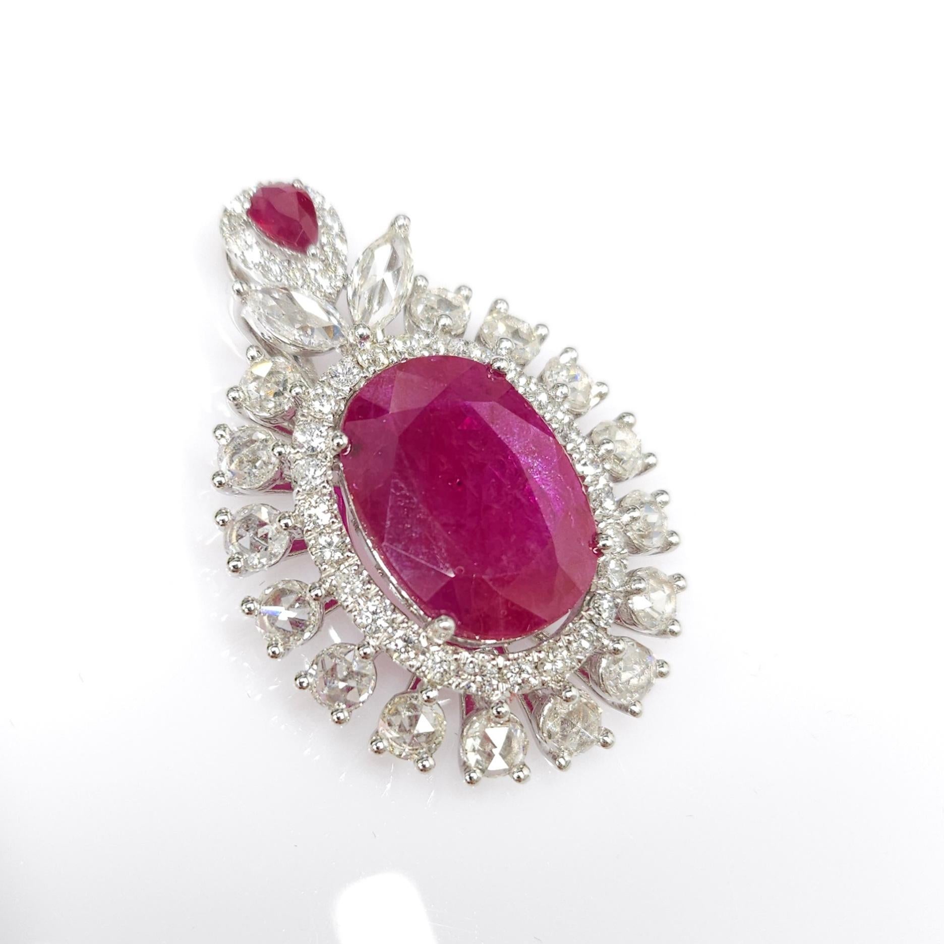 IGI Certified 11.03 Carat Ruby & Diamond Pendent in 18K White Gold In New Condition For Sale In KOWLOON, HK
