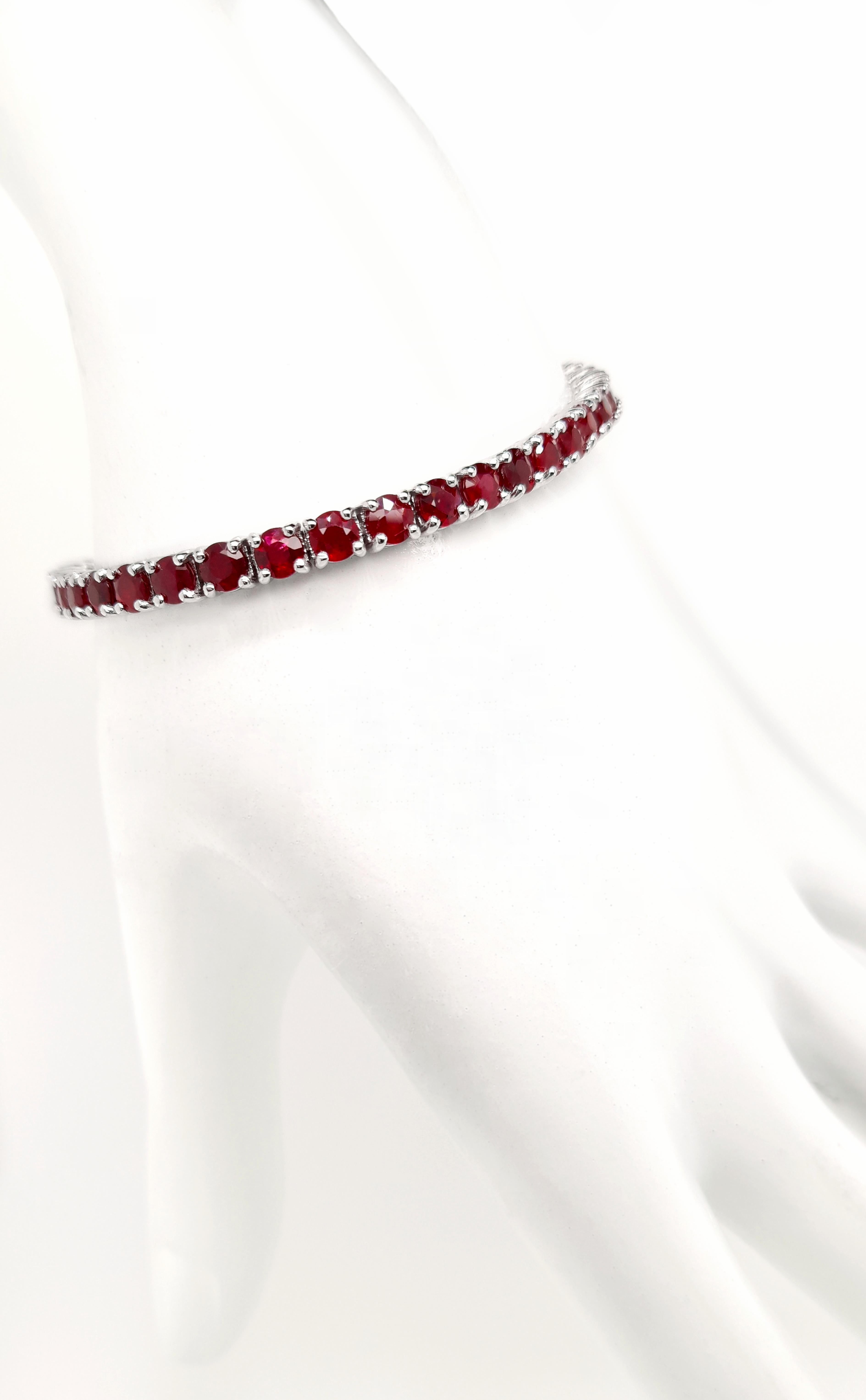 Round Cut IGI Certified 11.03ct Natural Rubies 14K White Gold Bracelet