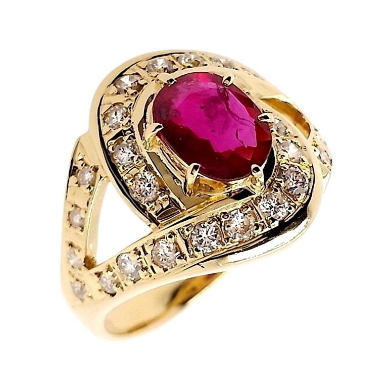IGI Certified 1.10ct Natural Ruby and 0.60ct Diamonds 18k Yellow Gold Ring In New Condition For Sale In Hong Kong, HK