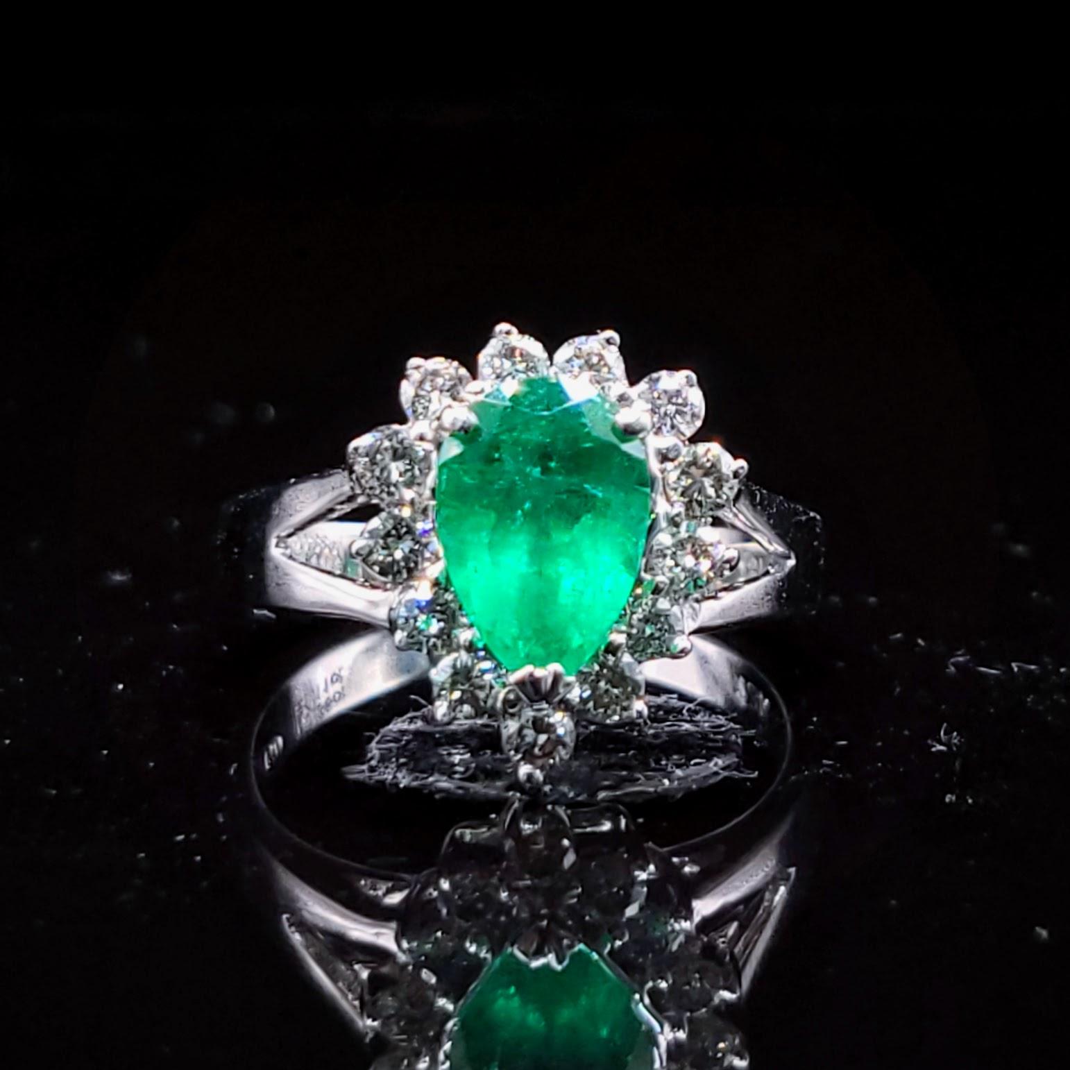 Bague certifiée IGI de 1,11 carat d'émeraude colombienne et de diamant en vente 4