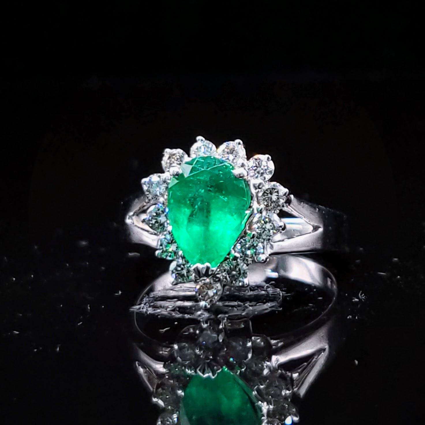 Bague certifiée IGI de 1,11 carat d'émeraude colombienne et de diamant en vente 6