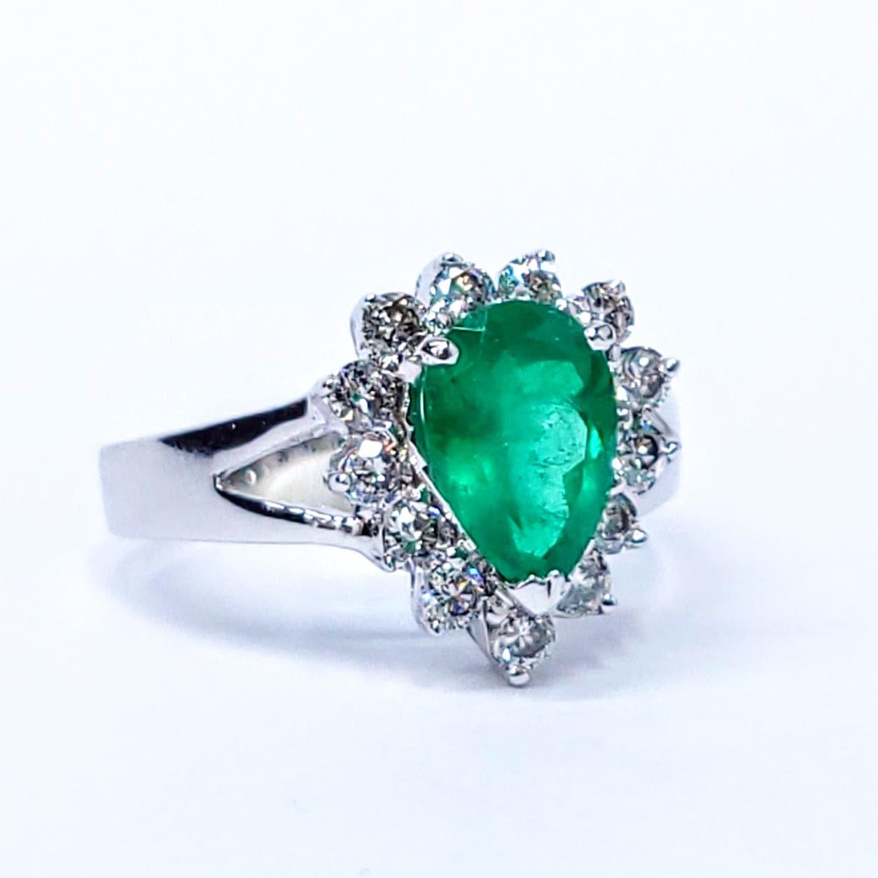 Bague certifiée IGI de 1,11 carat d'émeraude colombienne et de diamant en vente 1