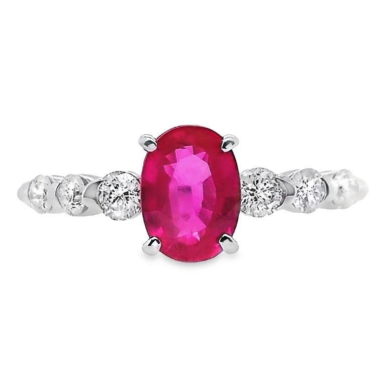 IGI Certified 1.13ct Pink-Sapphire and 0.32ct Natural Diamonds Platinum Ring For Sale 3