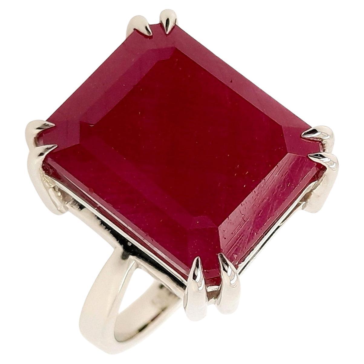 IGI Certified 11.57 Carat Not-Treated Ruby 14k White Gold Ring For Sale