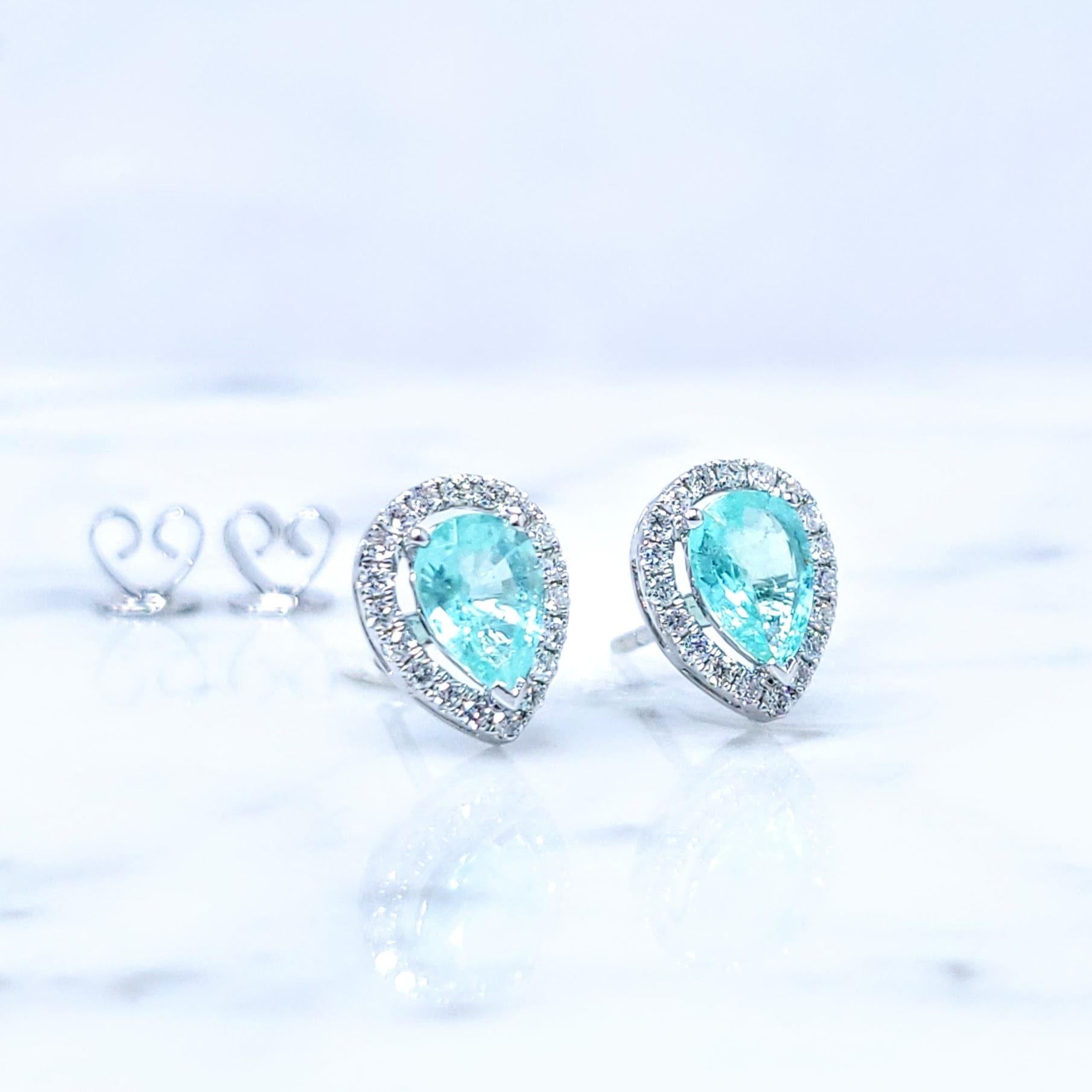 Moderno Orecchini con Paraiba e diamanti da 1,17 carati certificati IGI in oro bianco 18 carati in vendita