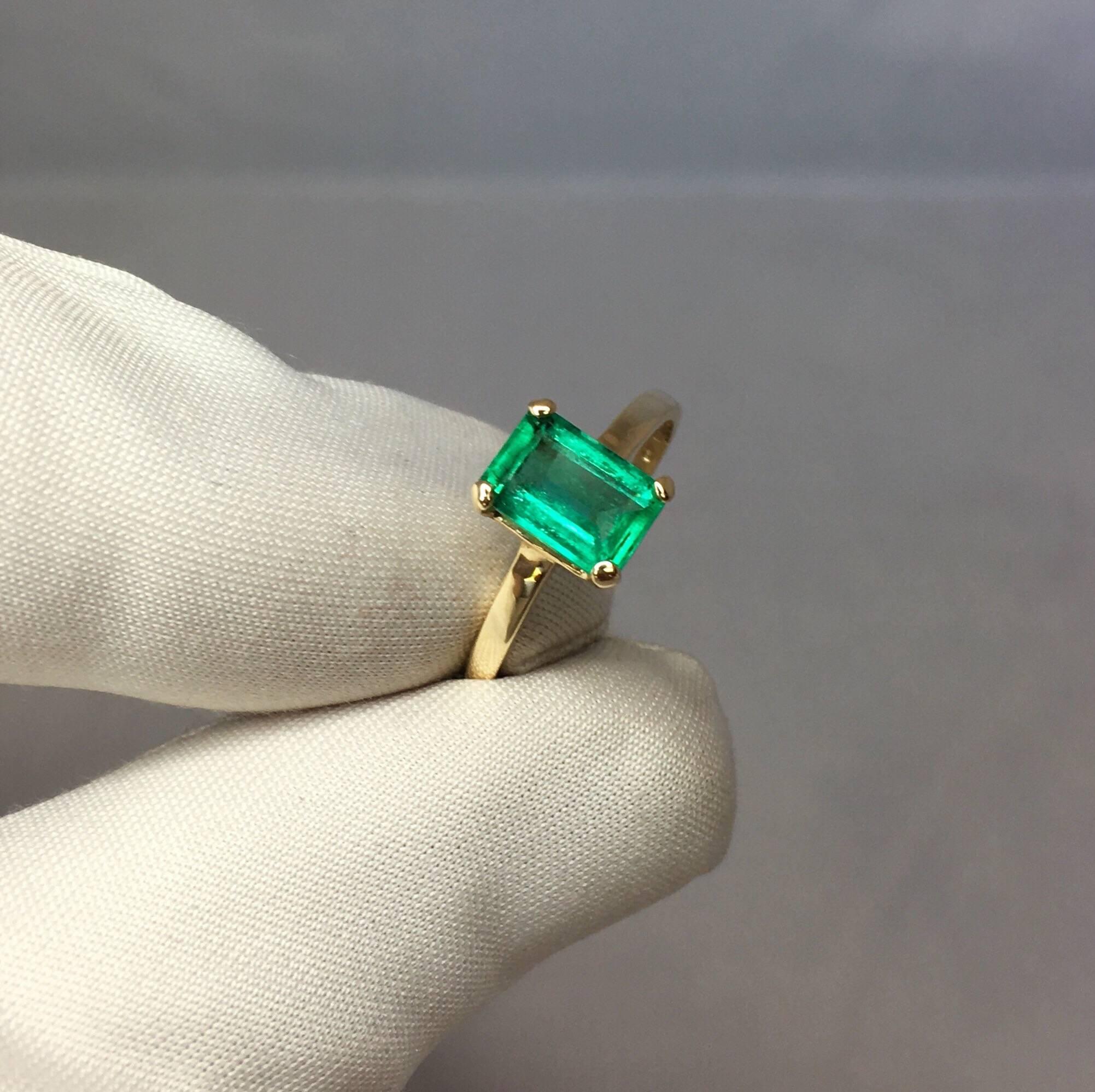 IGI Certified 1.17 Carat Vivid Green Colombian Emerald Solitaire Gold Ring In New Condition In Birmingham, GB
