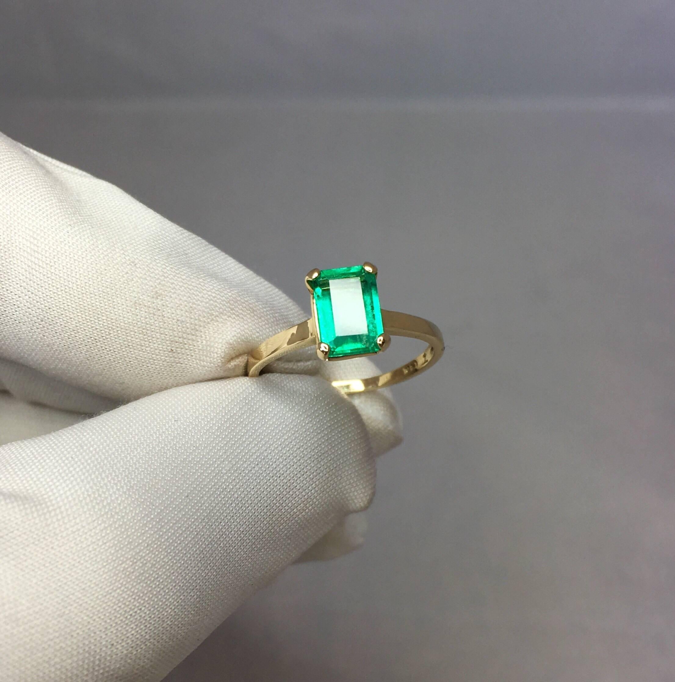 IGI Certified 1.17 Carat Vivid Green Colombian Emerald Solitaire Gold Ring 2