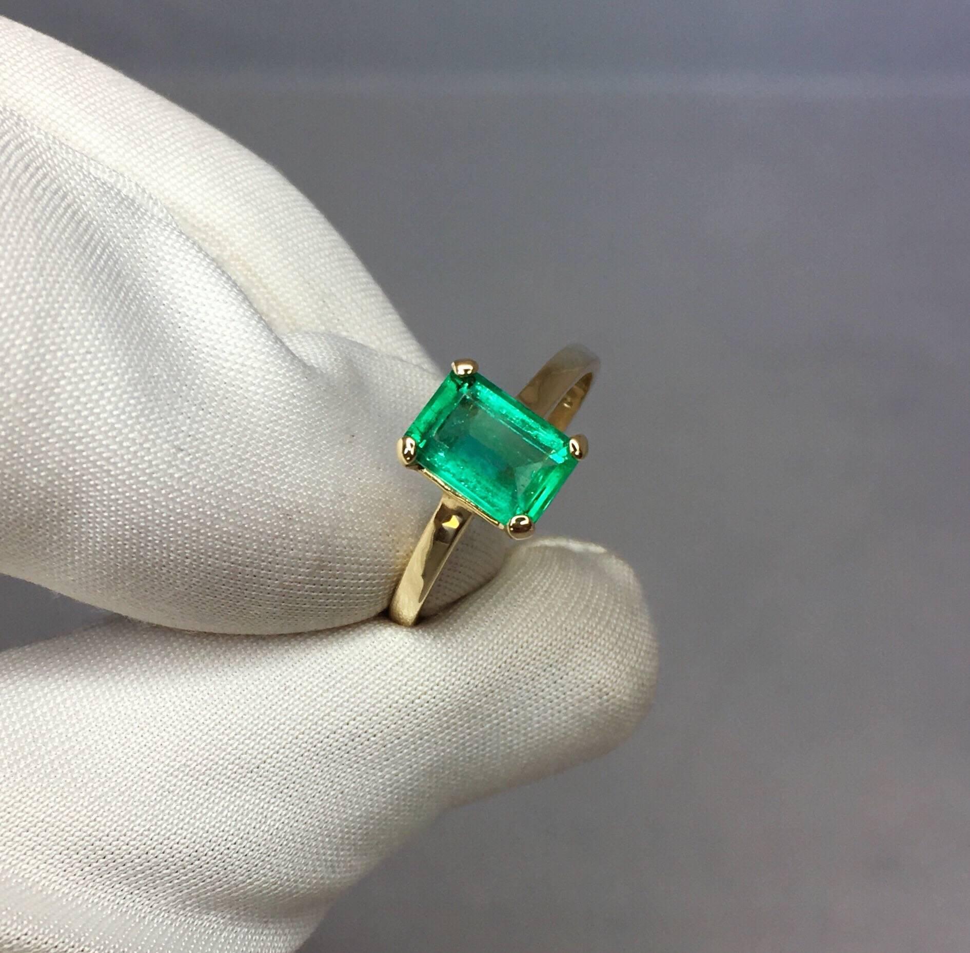 IGI Certified 1.17 Carat Vivid Green Colombian Emerald Solitaire Gold Ring 3