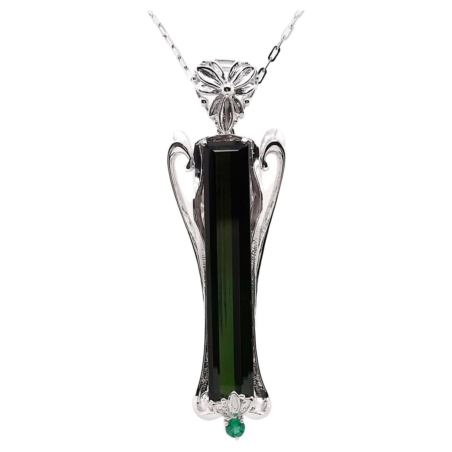 Baguette Cut IGI Certified 11.70ct Natural Green Tourmaline, 0.10ct Natural Emerald Necklace For Sale