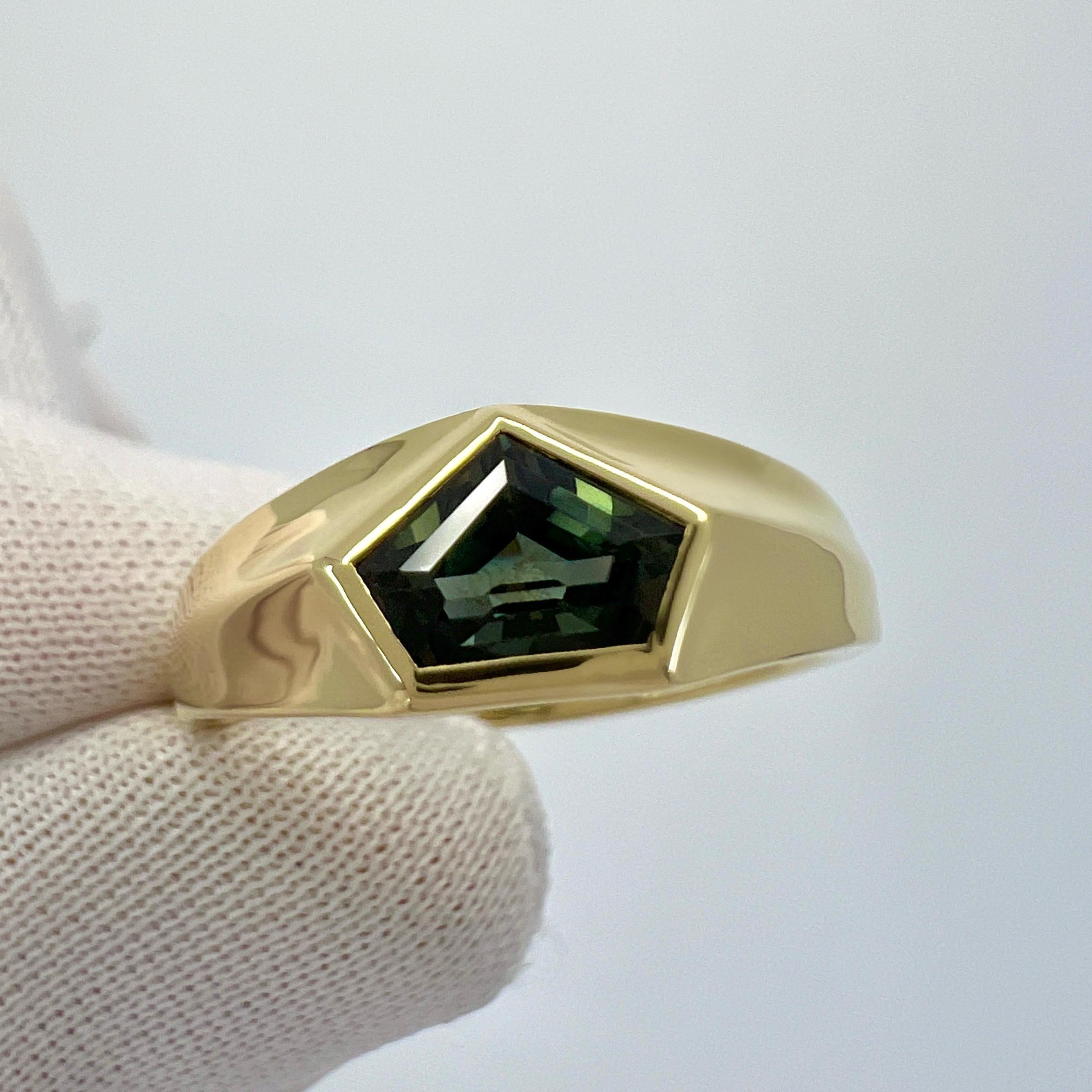 Unique Natural Fancy Pentagon Cut Untreated Colour Change Sapphire 18k Yellow Gold Signet Ring. 

A fine IGI certified 1.17 carat untreated sapphire with stunning colour change effect.
Changing colour depending on the light its viewed in. Very rare