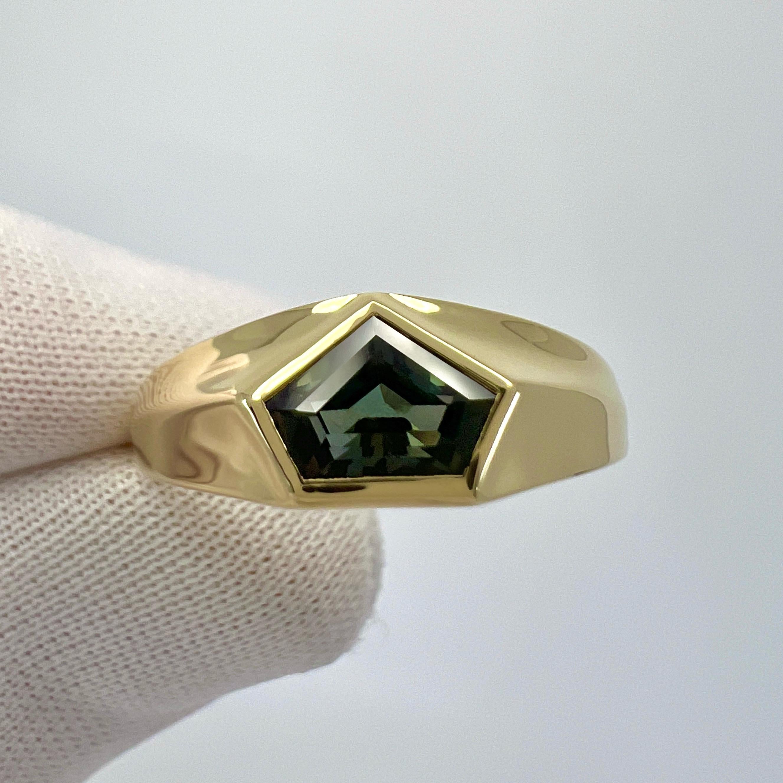 IGI Certified 1.17ct Fancy Untreated Colour Change Sapphire 18k Gold Signet Ring For Sale 1
