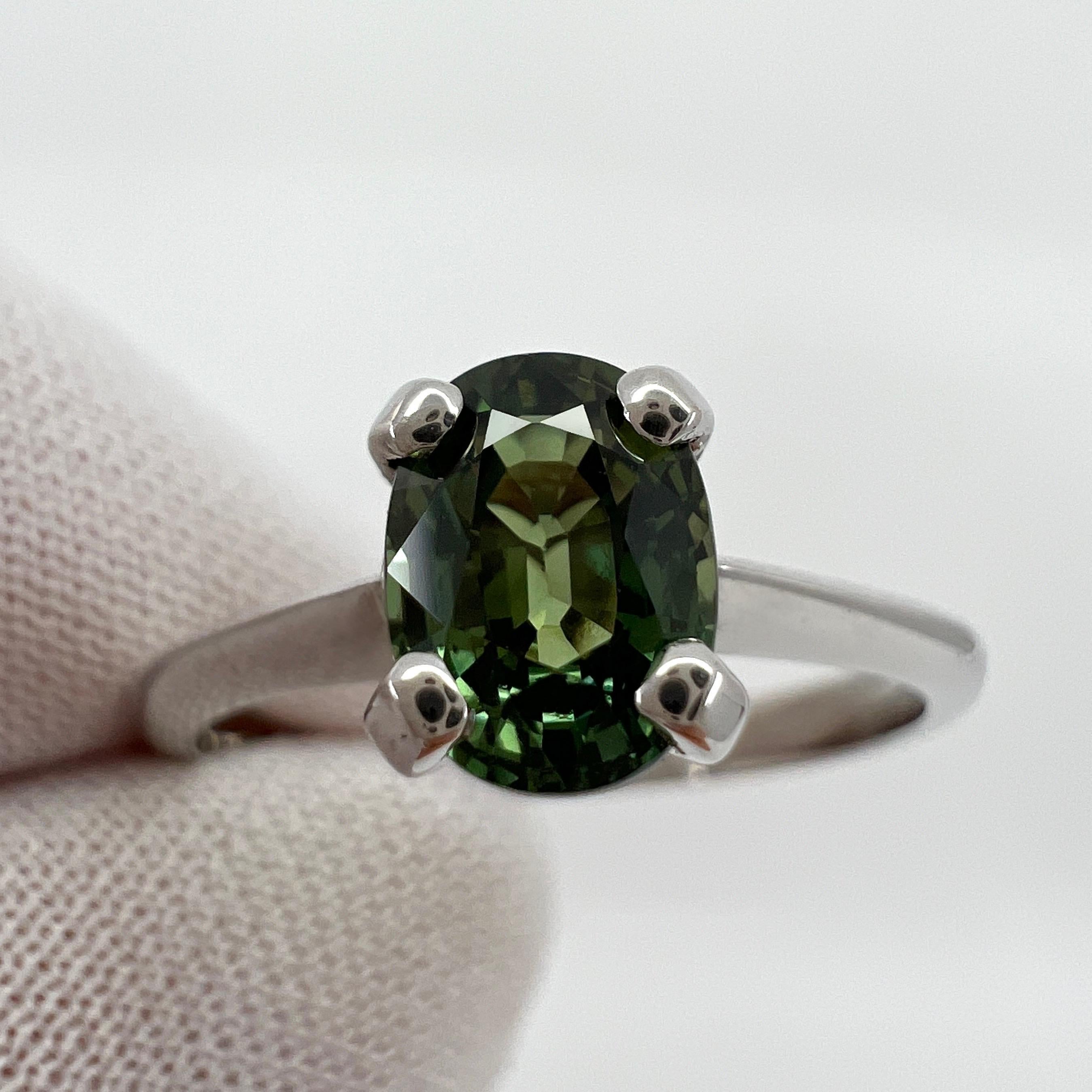 Bague solitaire en or blanc 18 carats avec saphir bleu vert non traité certifié IGI de 1,18 carat en vente 4