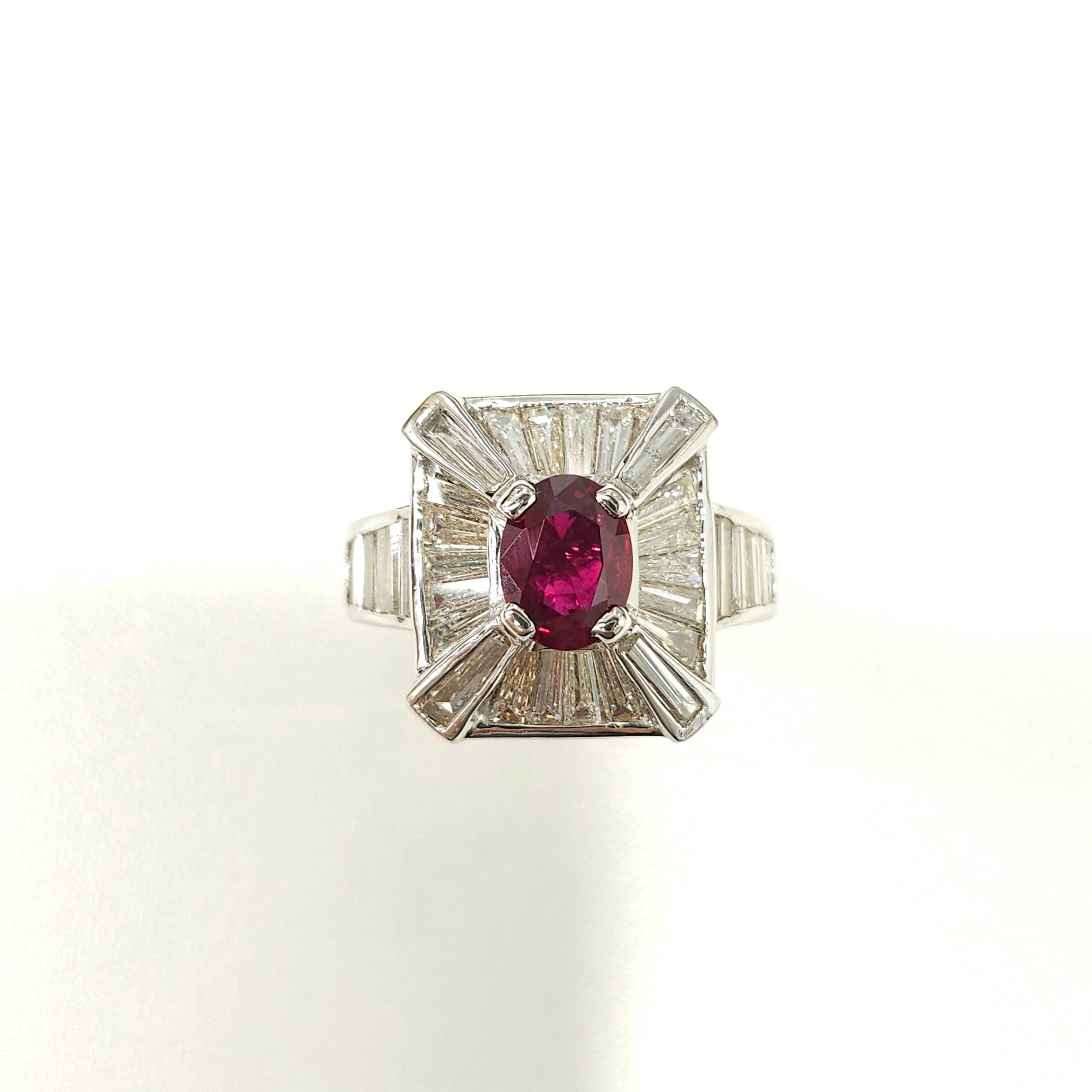 IGI Certified 1.19 Carat Burma Ruby & Diamond Ring in 18K White Gold For Sale 4
