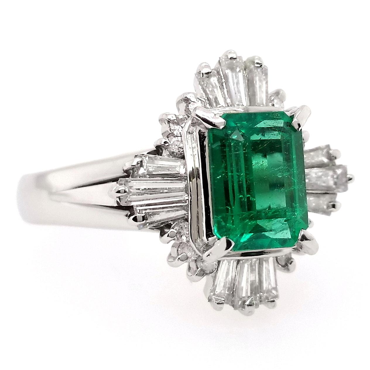 IGI Certified 1.20ct Vivid Green Emerald 0.65ct Natural Diamonds Platinum Ring For Sale 1