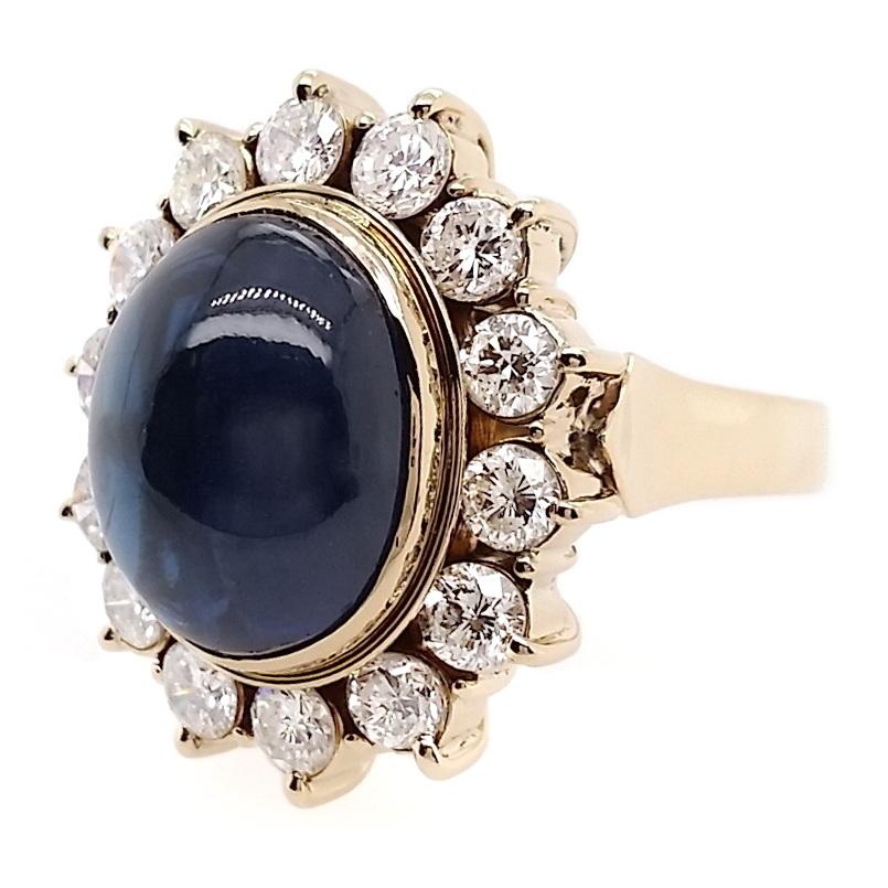 Cabochon IGI Certified 12.10ct Not-Treated Sapphire and 1.73ct Diamonds Gold Ring For Sale