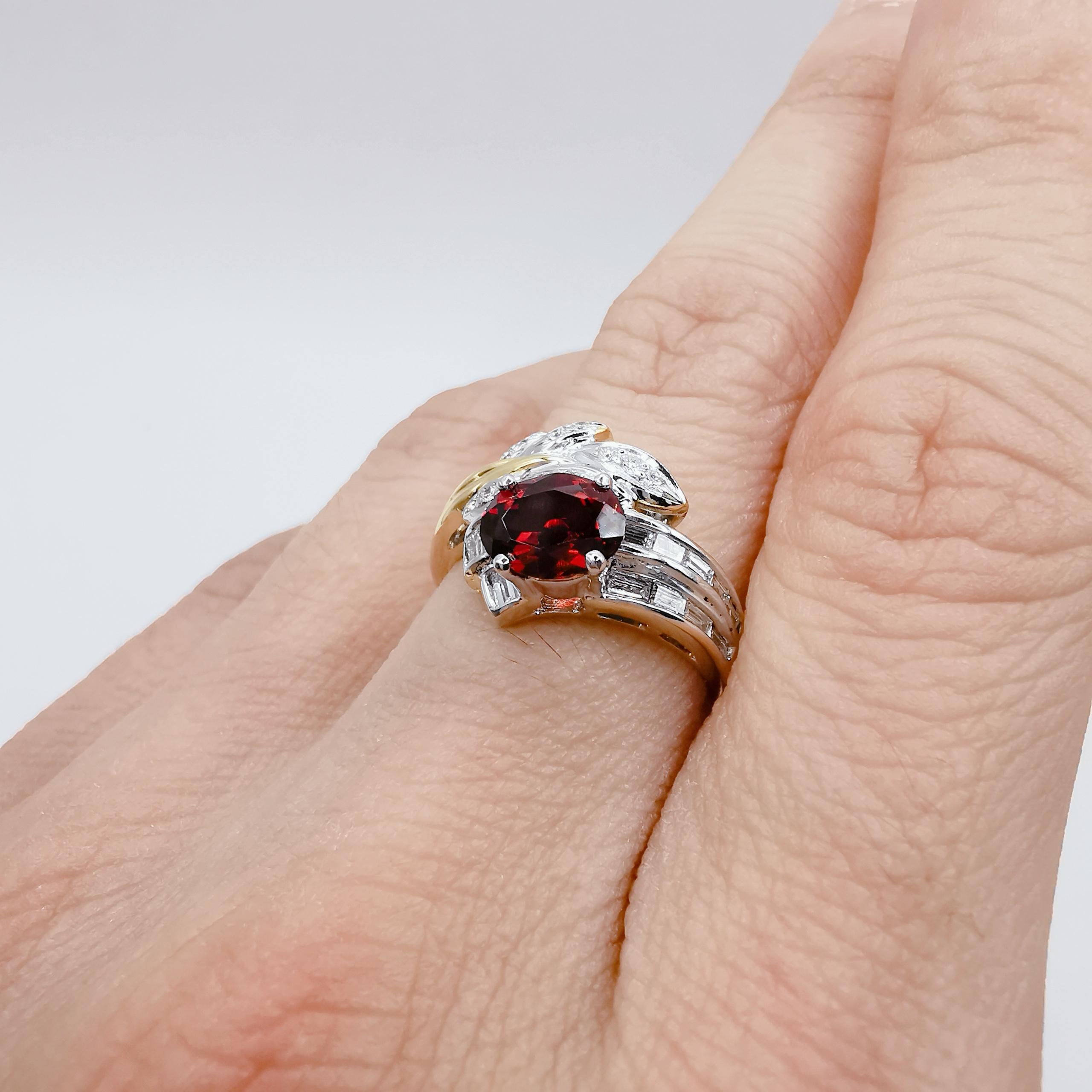 Vintage IGI Vertified 1.21ct Oval-cut Orangy Red Garnet Diamond 20K Gold Ring For Sale 3