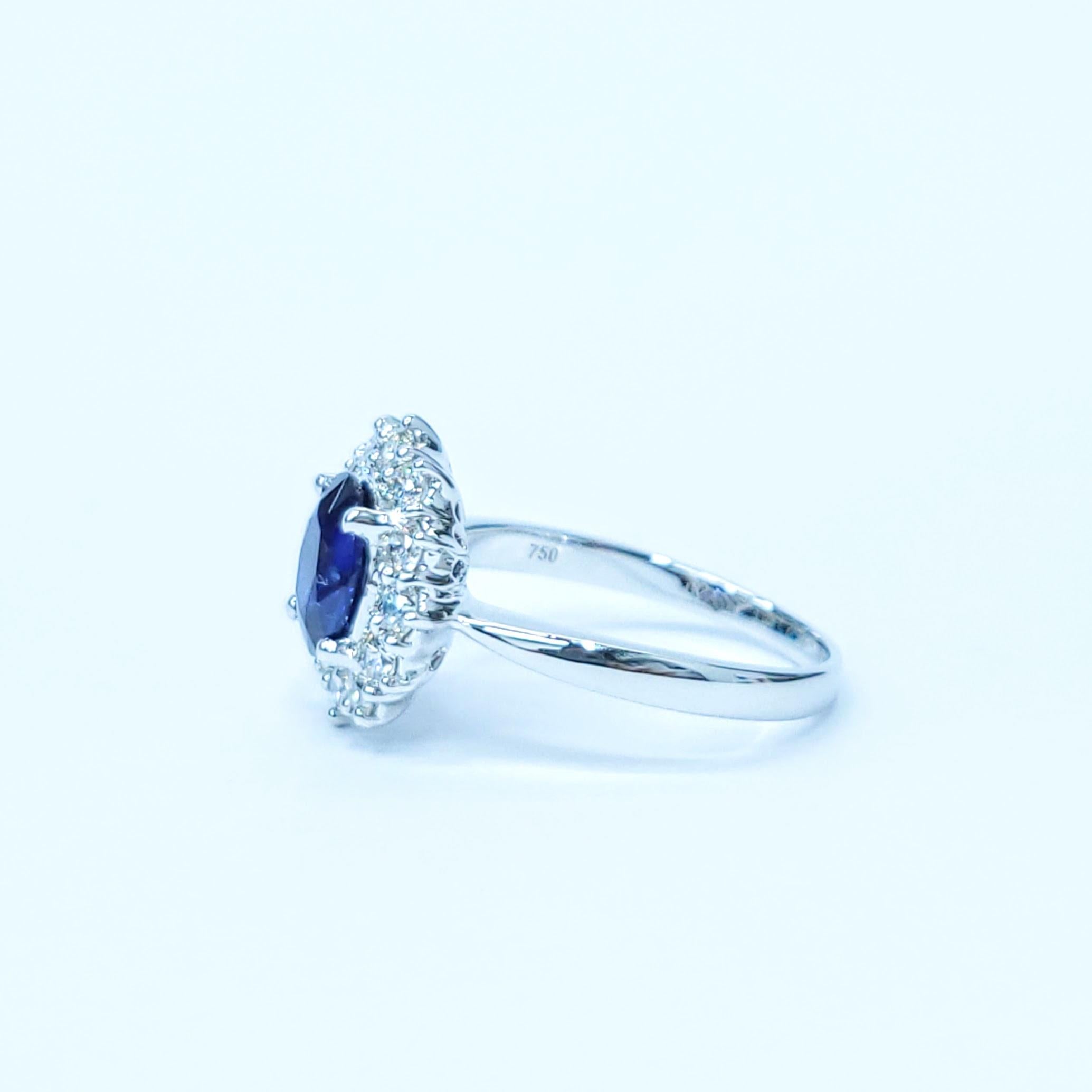 Women's IGI Certified 1.23 Carat Blue Sapphire & Diamond Ring in 18K White Gold For Sale