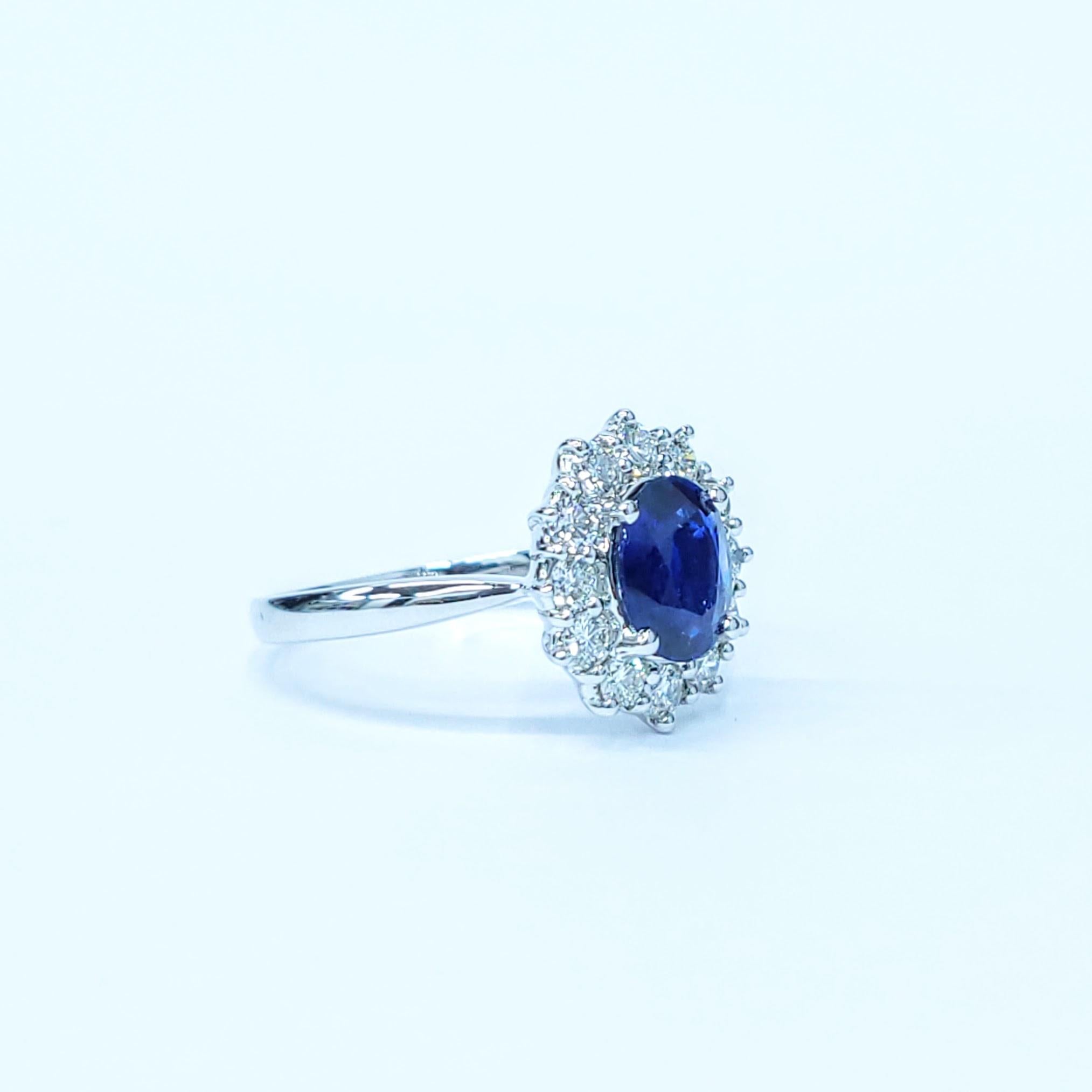 IGI Certified 1.23 Carat Blue Sapphire & Diamond Ring in 18K White Gold For Sale 3