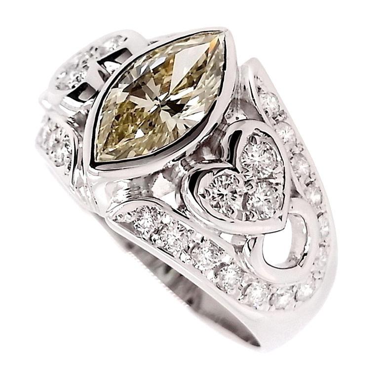 IGI Certified 1.24ct Natural Fancy Yellow Diamond Platinum Ring For Sale 3