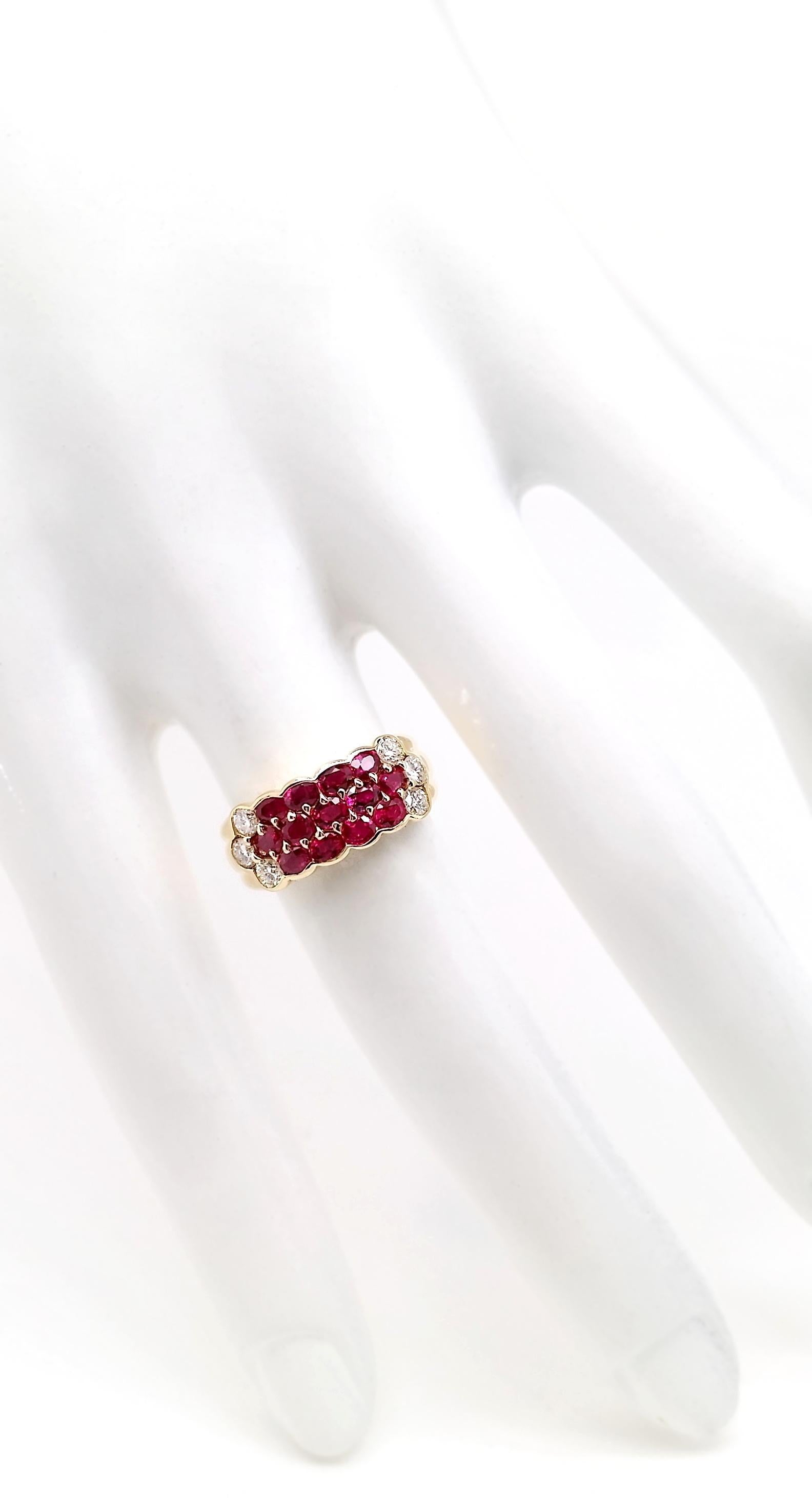 IGI Certified 1.24ct Natural Rubies and 0.41ct Diamonds 18k Yellow Gold Ring In New Condition For Sale In Hong Kong, HK