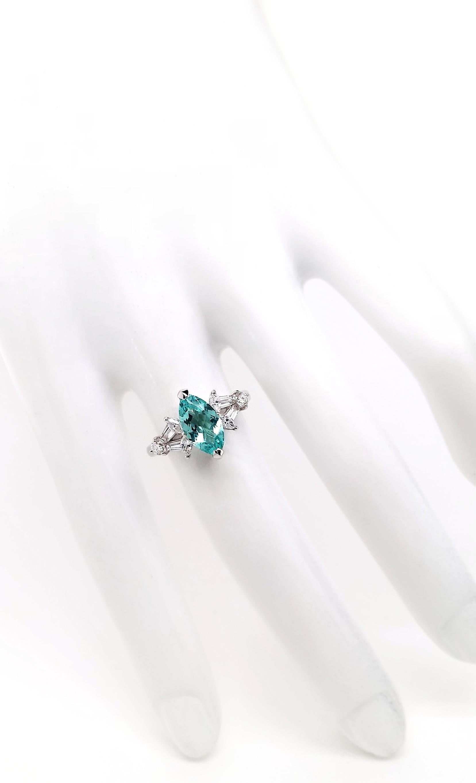 Taille Marquise Bague en platine avec tourmaline Paraiba naturelle certifiée IGI de 1,28 carat et diamants de 0,55 carat en vente