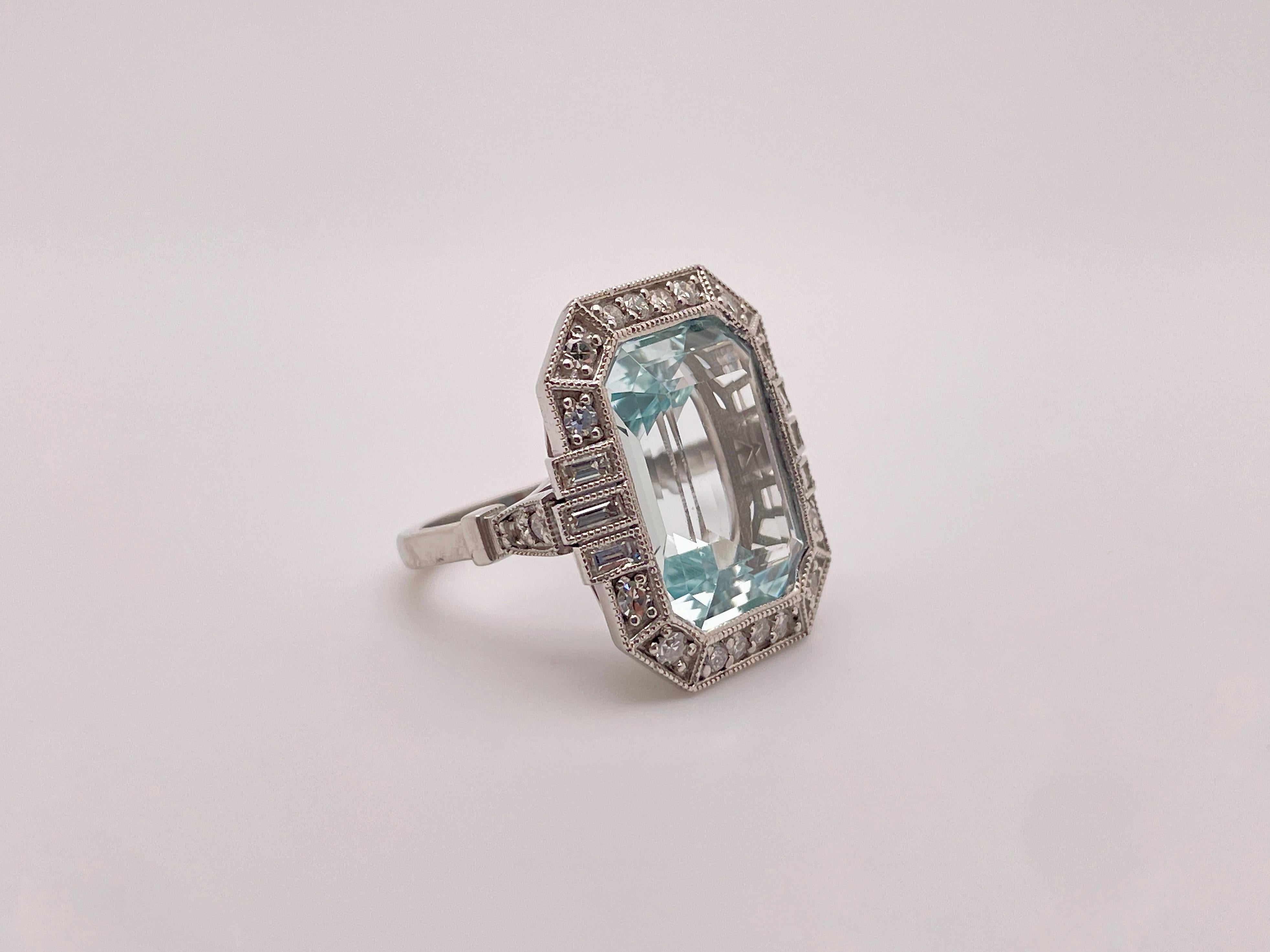 IGI Certified 13 Carat Natural Blue Aquamarine Diamond Platinum Ring For Sale 5