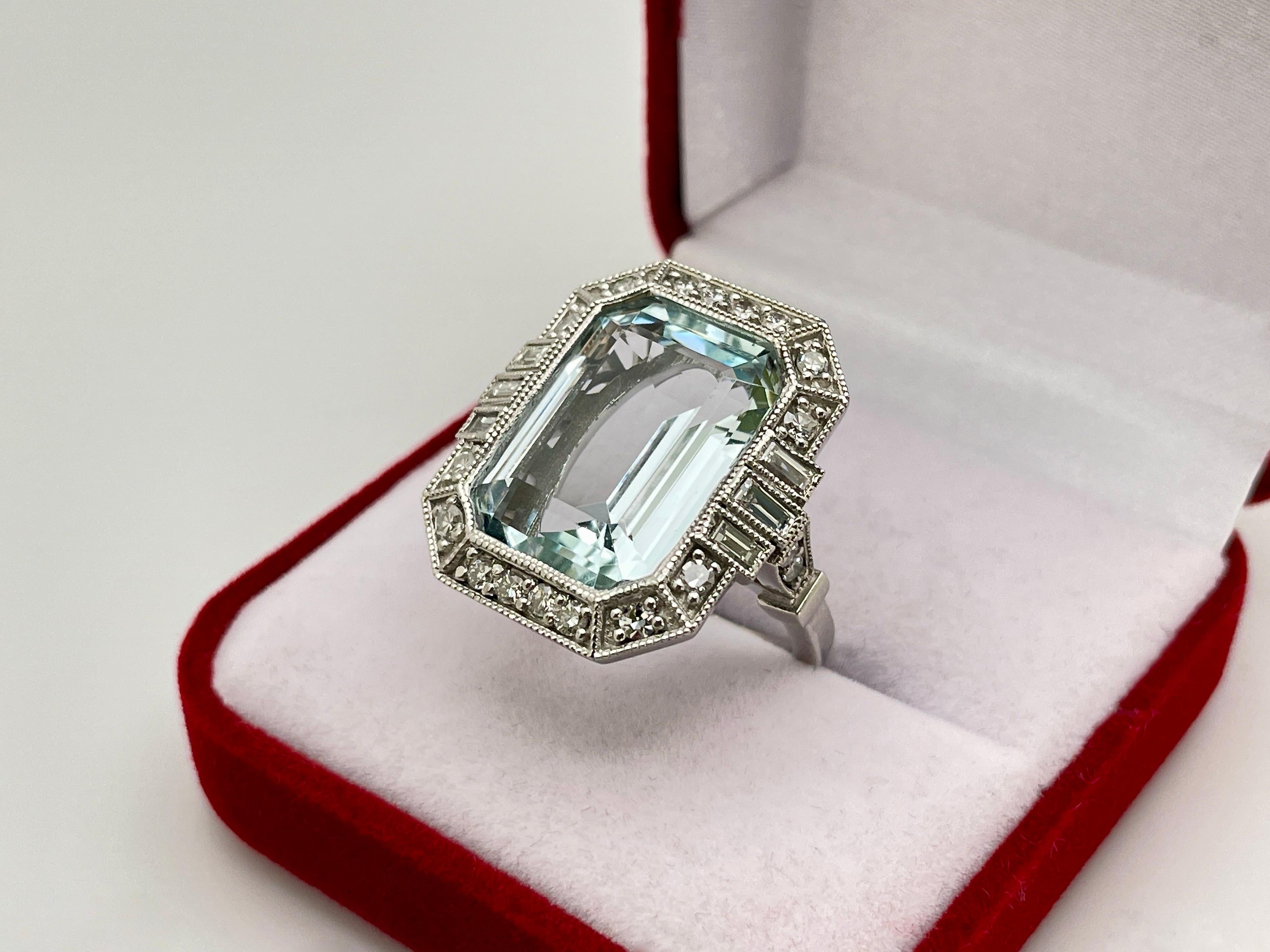 Art Deco IGI Certified 13 Carat Natural Blue Aquamarine Diamond Platinum Ring For Sale