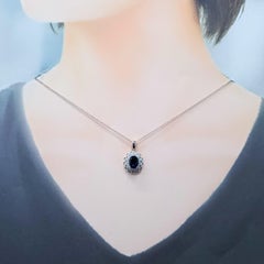 Colgante de zafiro y diamante de oro blanco de 18 quilates con certificado IGI de 1,32 quilates