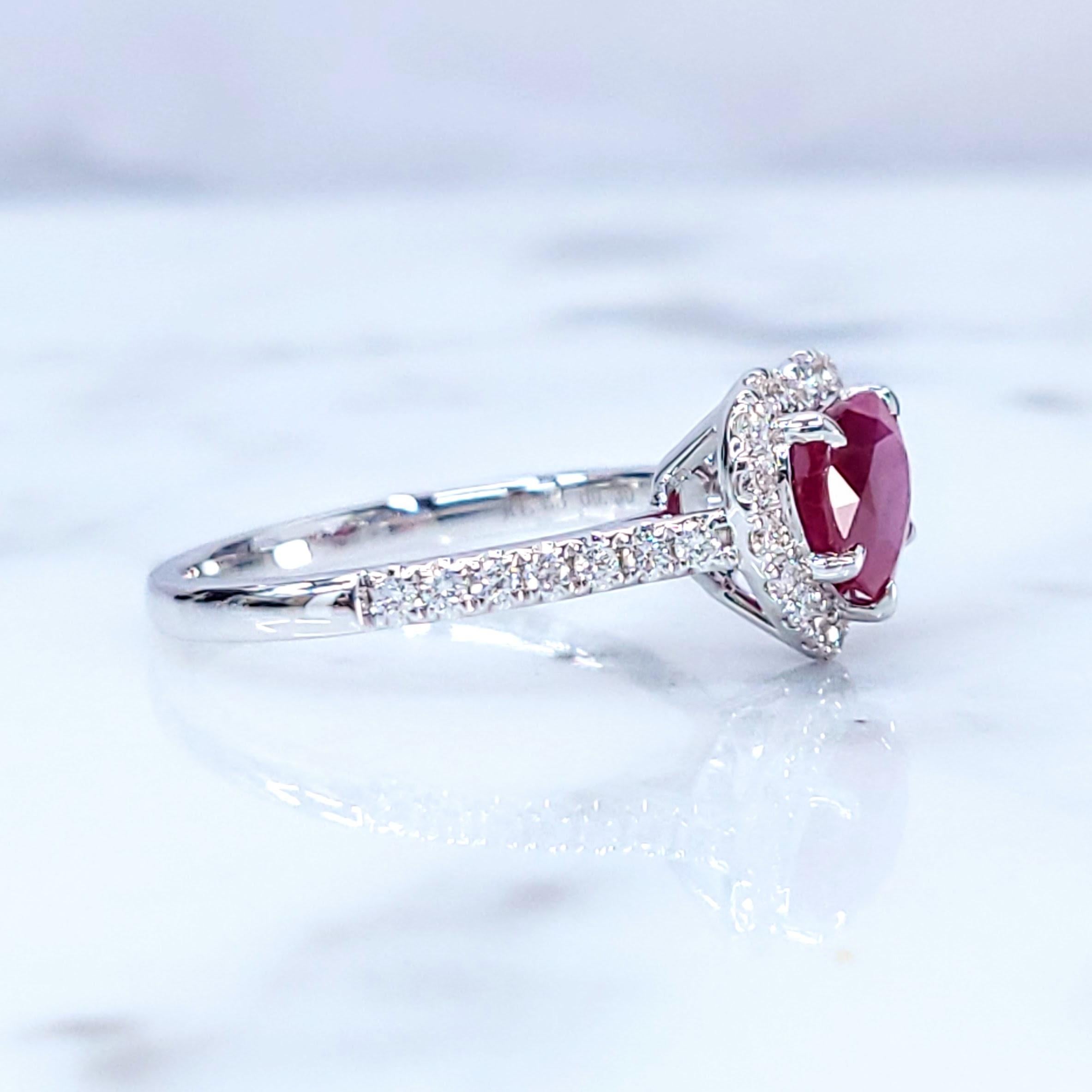 IGI Certified 1.33  Carat Burma Ruby & Diamond Ring in 18K White Gold In New Condition For Sale In KOWLOON, HK