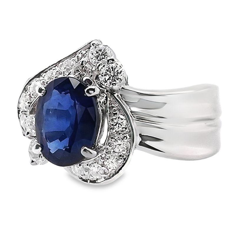 Oval Cut IGI Certified 1.33ct Natural Sapphire 0.33ct Natural Diamonds Platinum Ring For Sale