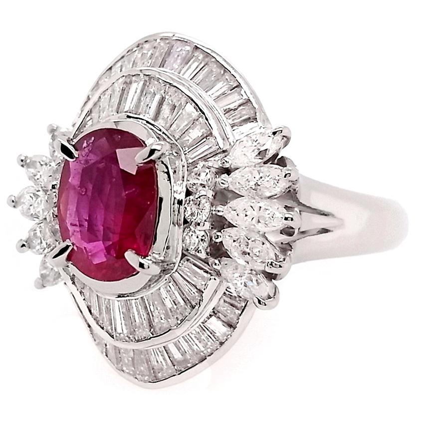IGI Certified 1.34ct Natural Ruby and 1.93ct Natural Diamonds Platinum Ring In New Condition In Hong Kong, HK