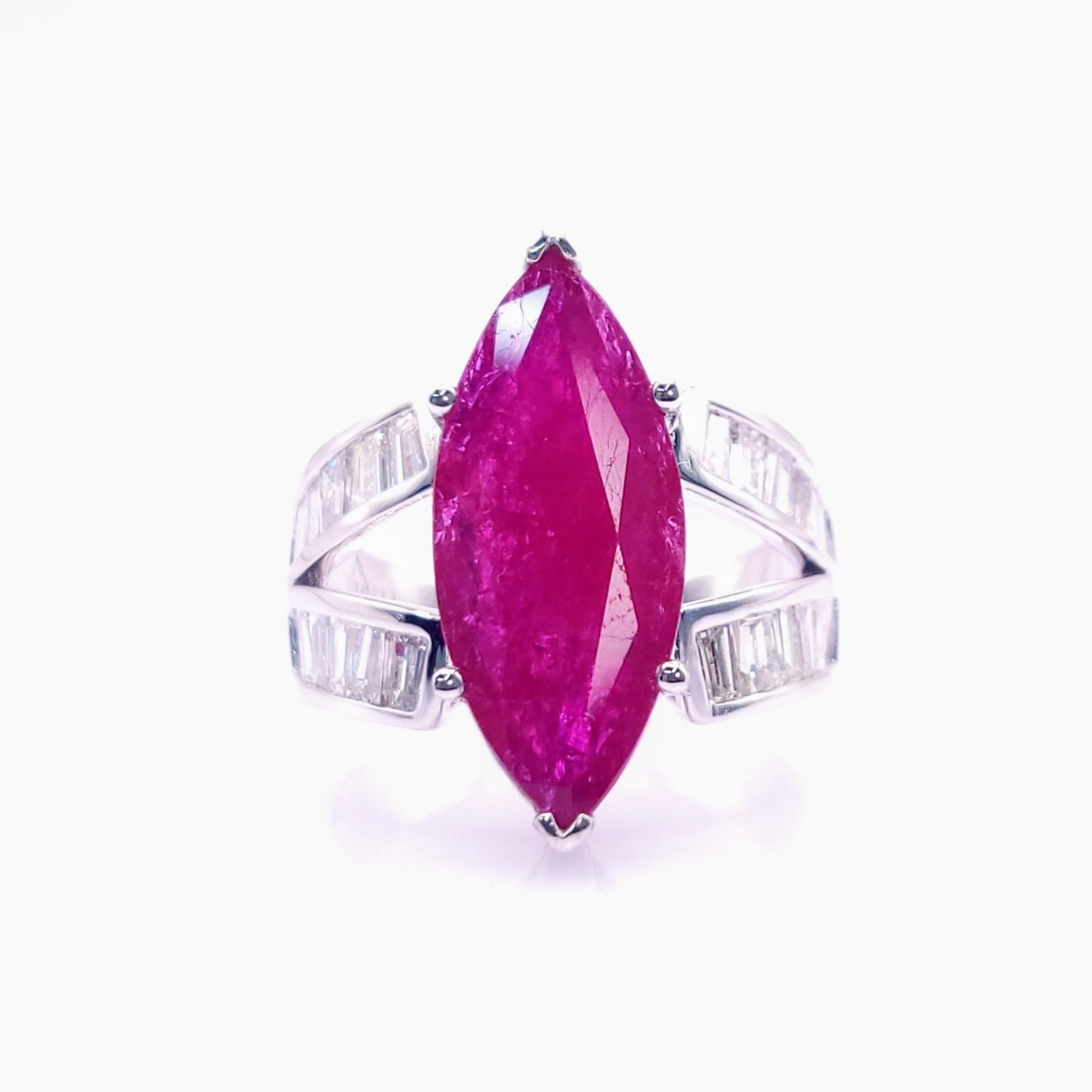 Modern IGI Certified 4.95Carat Ruby & Diamond Ring in 18K White Gold For Sale