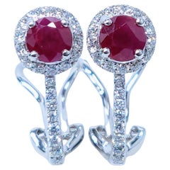 Boucles d'oreilles en or blanc 18 carats certifiées IGI avec rubis de Birmanie et diamants de 1,36ct