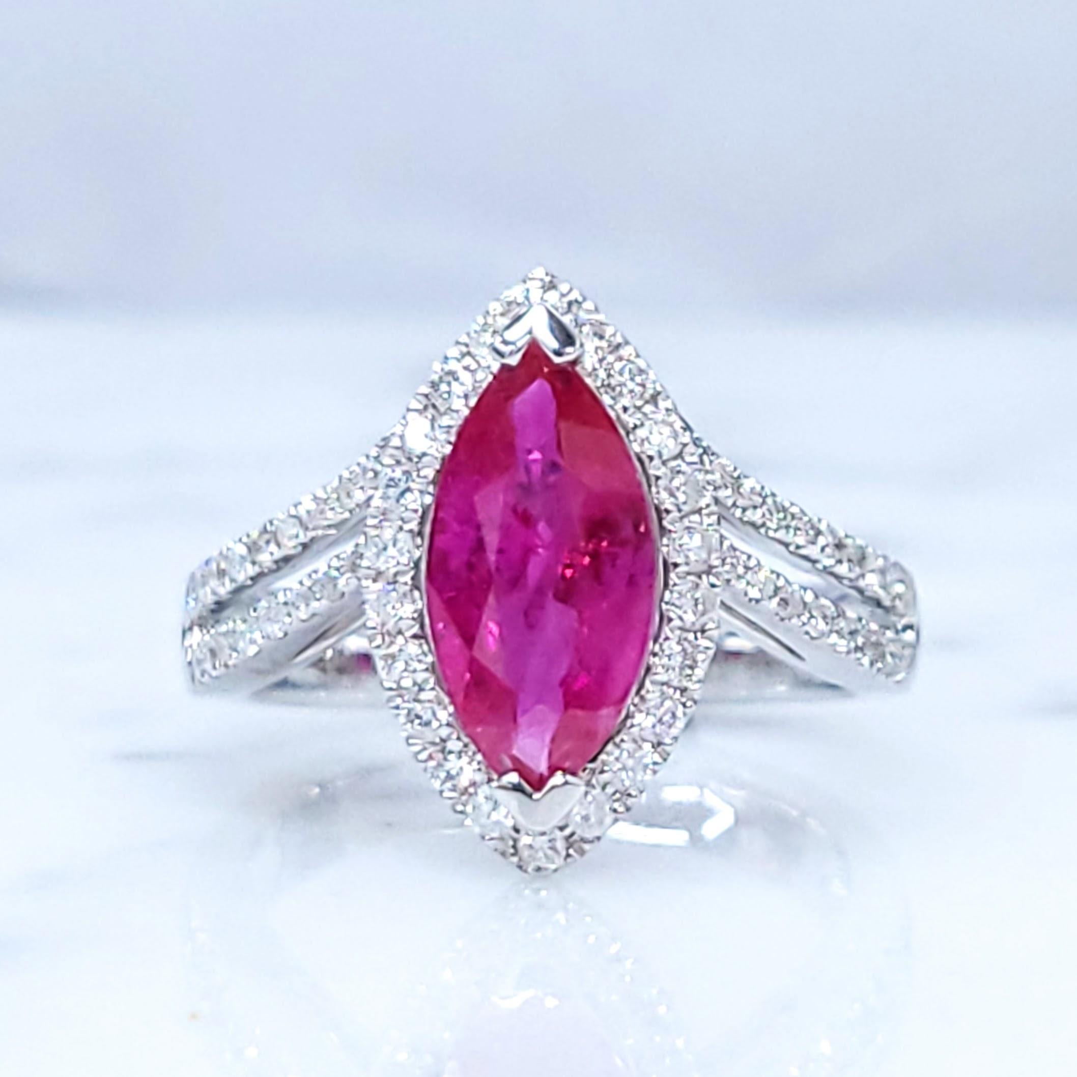 IGI Certified 1.37 Carat Burma Ruby & Diamond Ring in 18K White Gold In New Condition For Sale In KOWLOON, HK