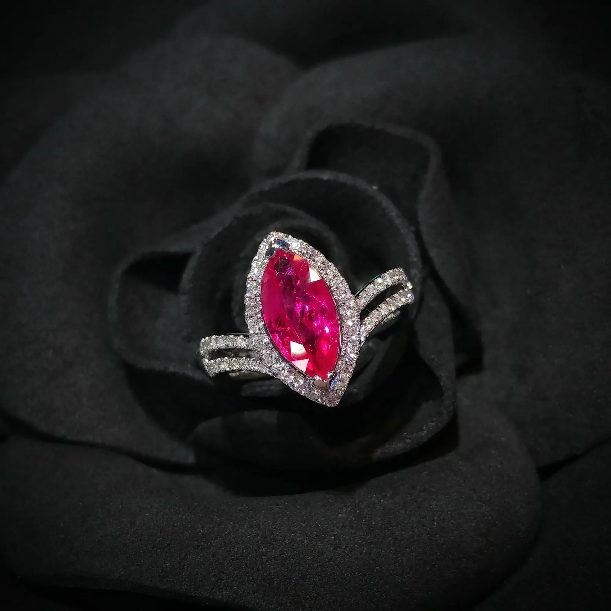 IGI Certified 1.37 Carat Burma Ruby & Diamond Ring in 18K White Gold For Sale 3