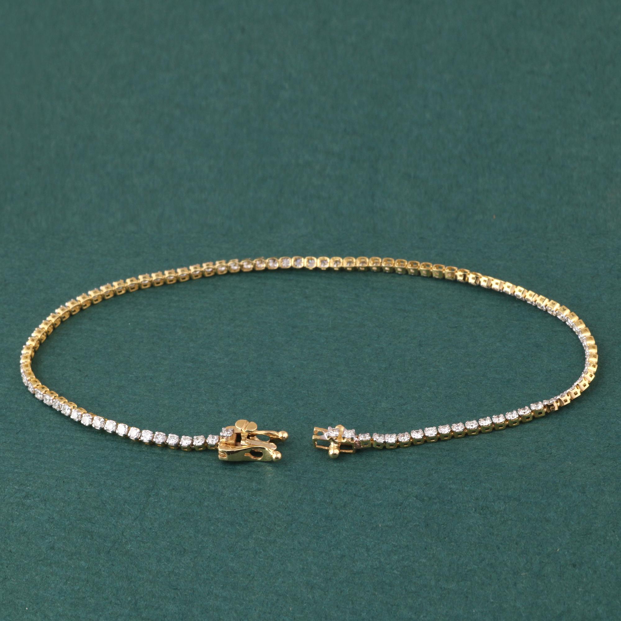 Modern IGI Certified 1.374 Carat Natural Clear Diamond 18K Yellow Gold Chain Bracelet For Sale