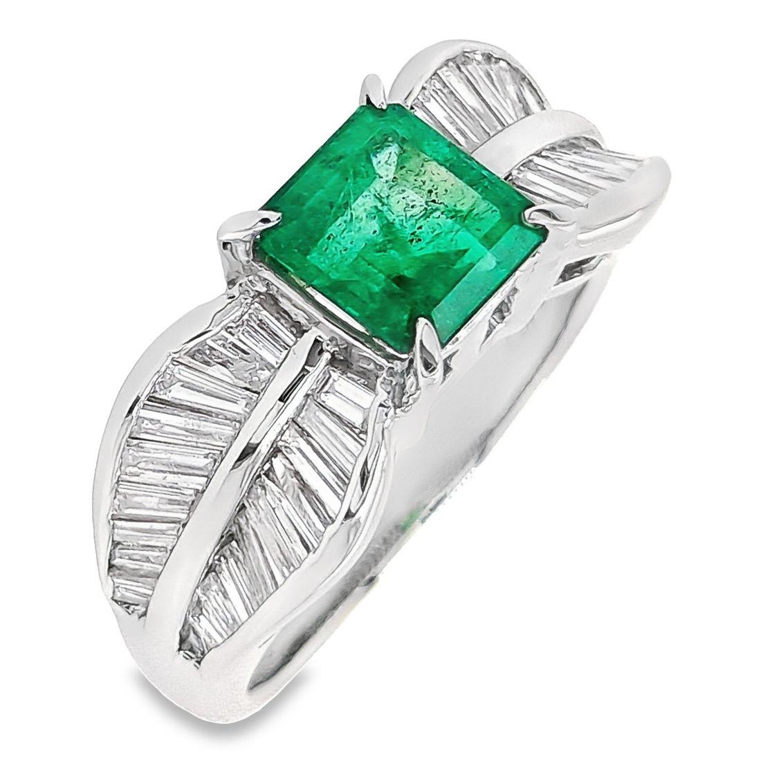 Women's IGI Certified 1.39ct Colombia Emerald and 1.00ct Natural Diamond Platinum Ring