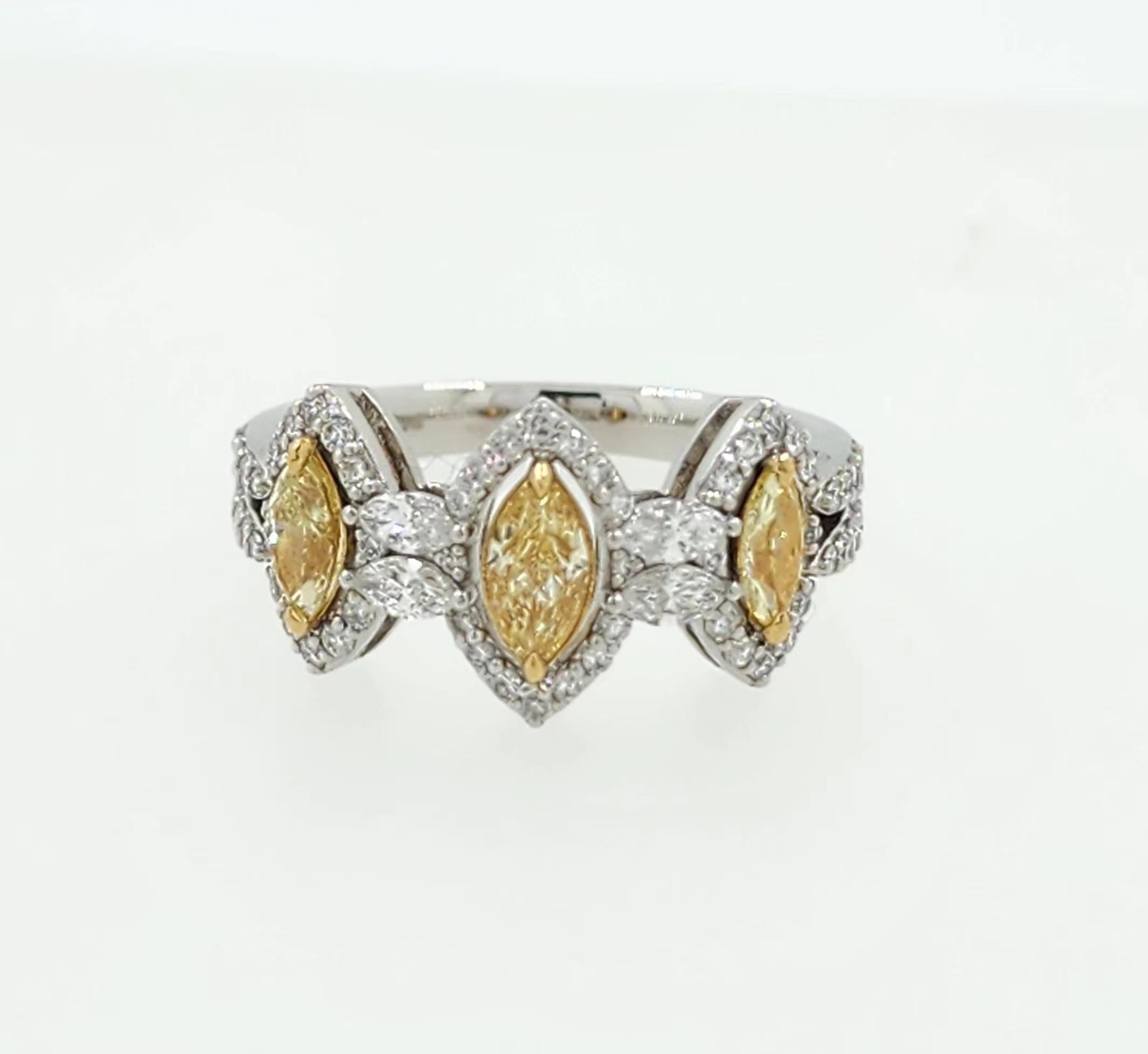 IGI Certified 1.4 Carat Yellow Diamond Rings in 18K White Gold In New Condition For Sale In Hong Kong, HK