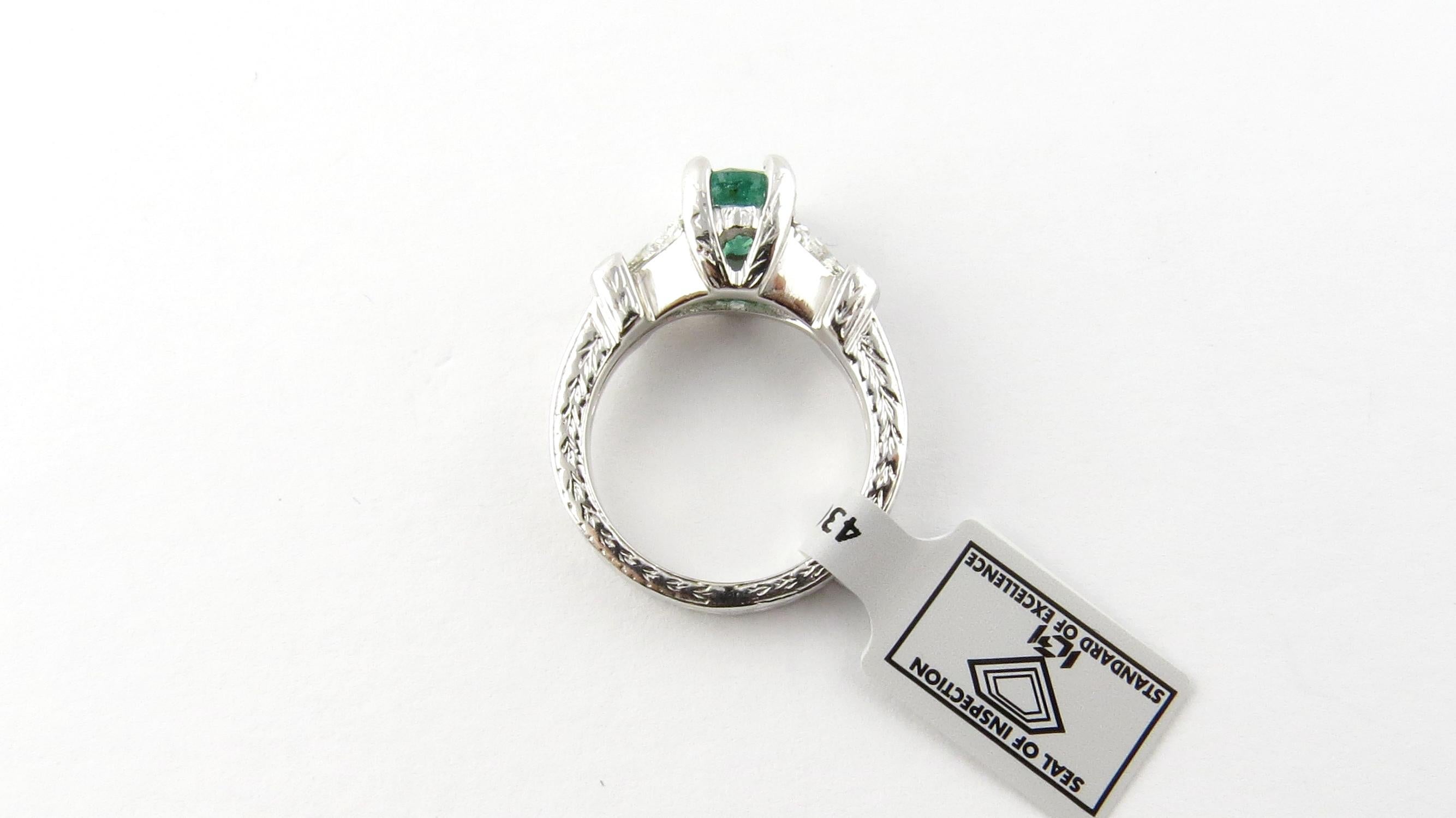 Women's IGI Certified 14 Karat White Gold Natural Emerald and Diamond Ring For Sale