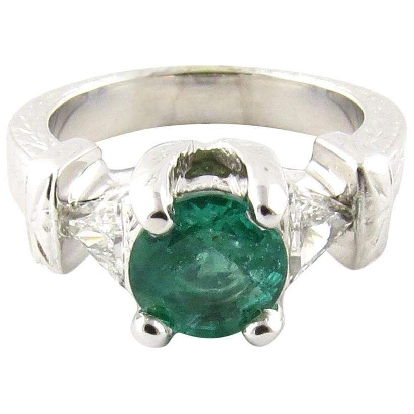 IGI Certified 14 Karat White Gold Natural Emerald and Diamond Ring For Sale