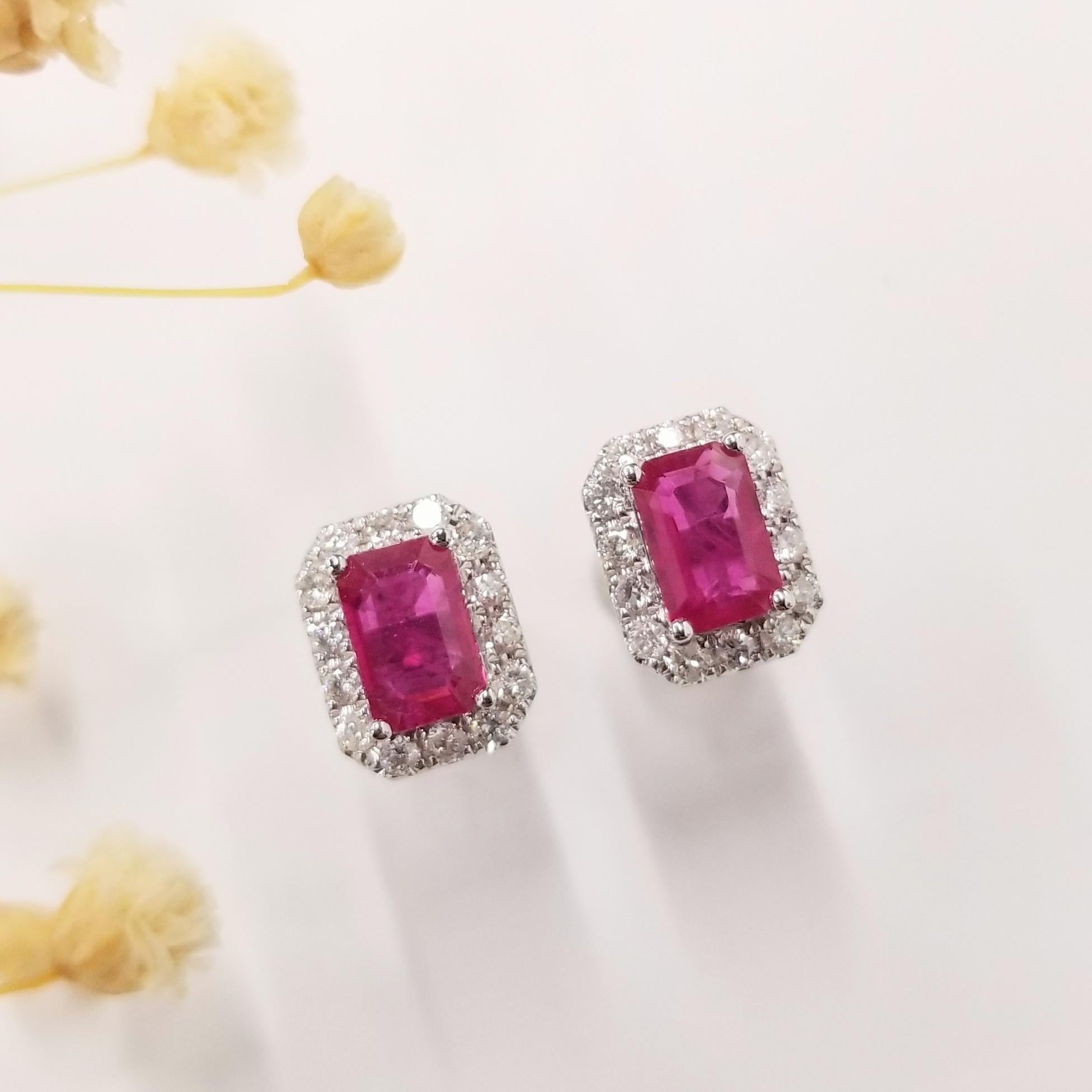IGI Certified 1.44 Carat Ruby & 0.32 Carat Diamond Earrings in 18K White Gold In New Condition For Sale In KOWLOON, HK