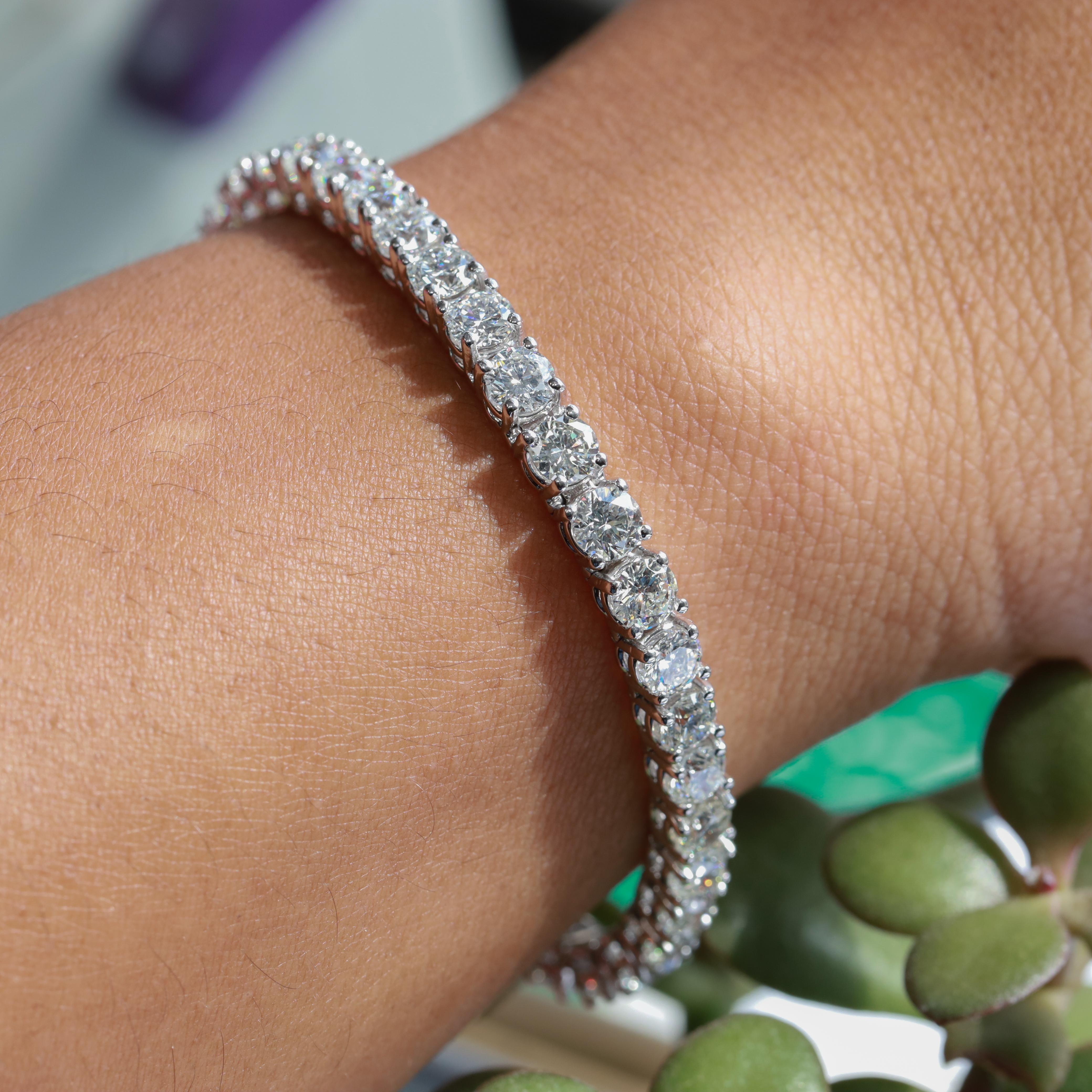 Taille ronde Bracelet tennis en diamants certifiés IGI de 14,60 carats en vente