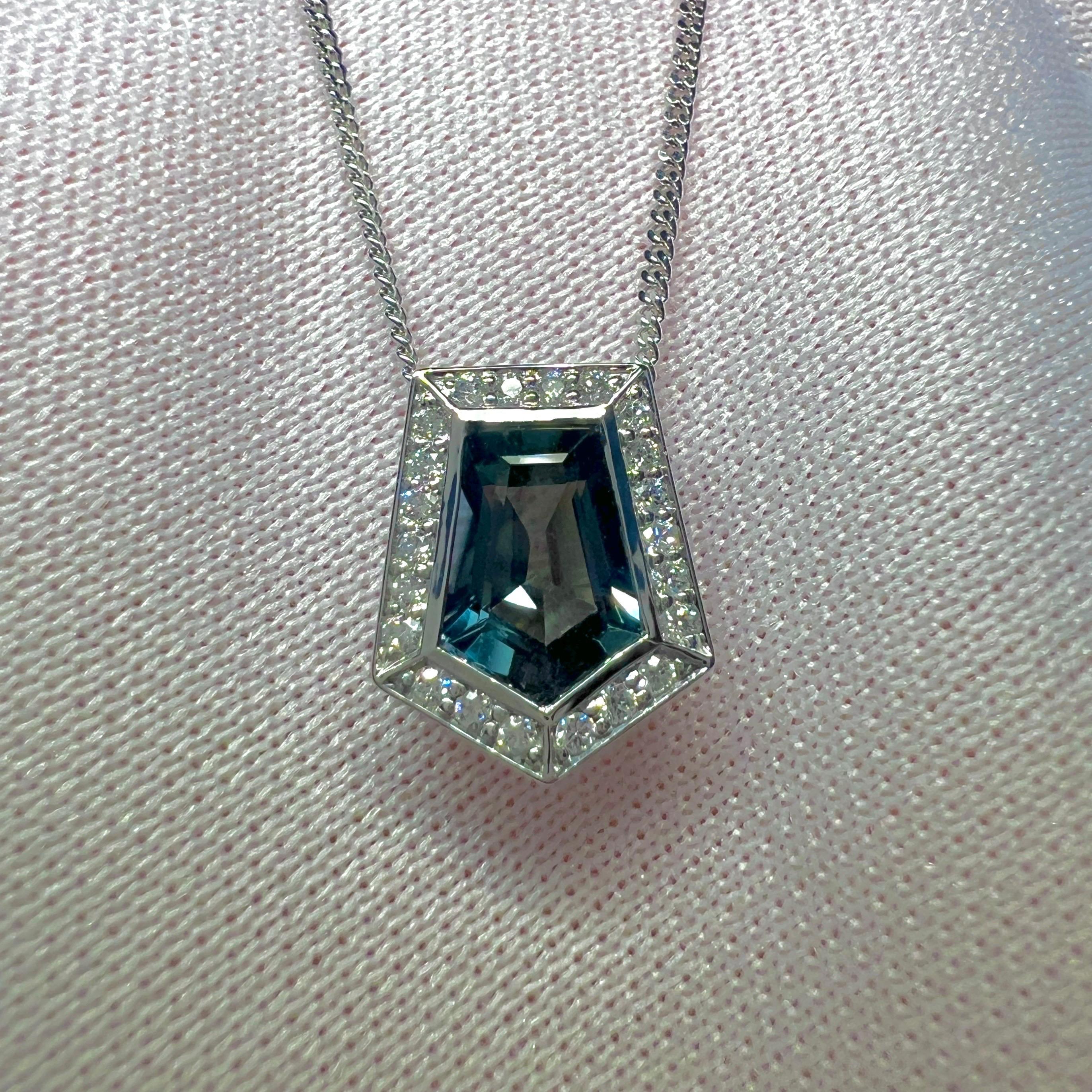 IGI Certified 1.46ct Colour Change Untreated Fancy Cut Sapphire Diamond Pendant In New Condition For Sale In Birmingham, GB