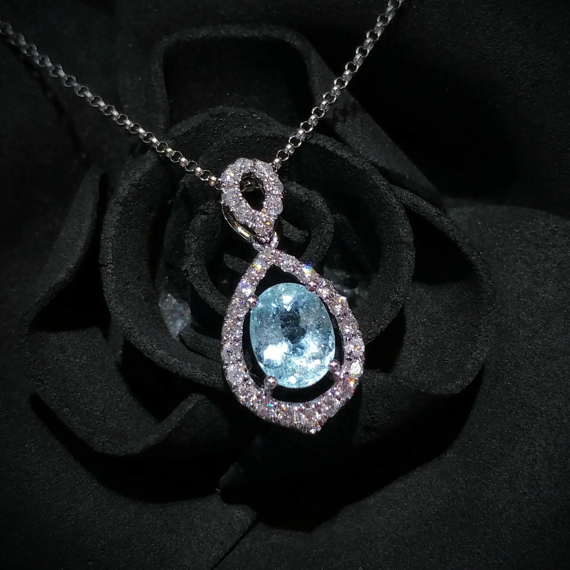 IGI Certified 1.49 Carat Paraiba and Diamond Pendant in 18K White Gold in vendita 4
