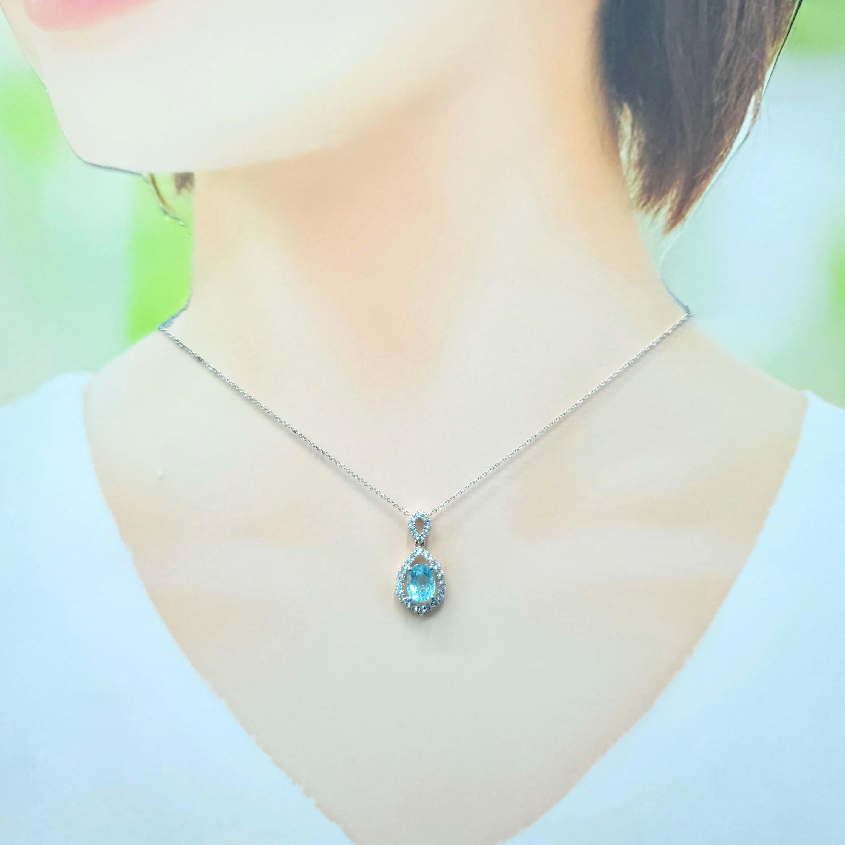 Moderno IGI Certified 1.49 Carat Paraiba and Diamond Pendant in 18K White Gold in vendita