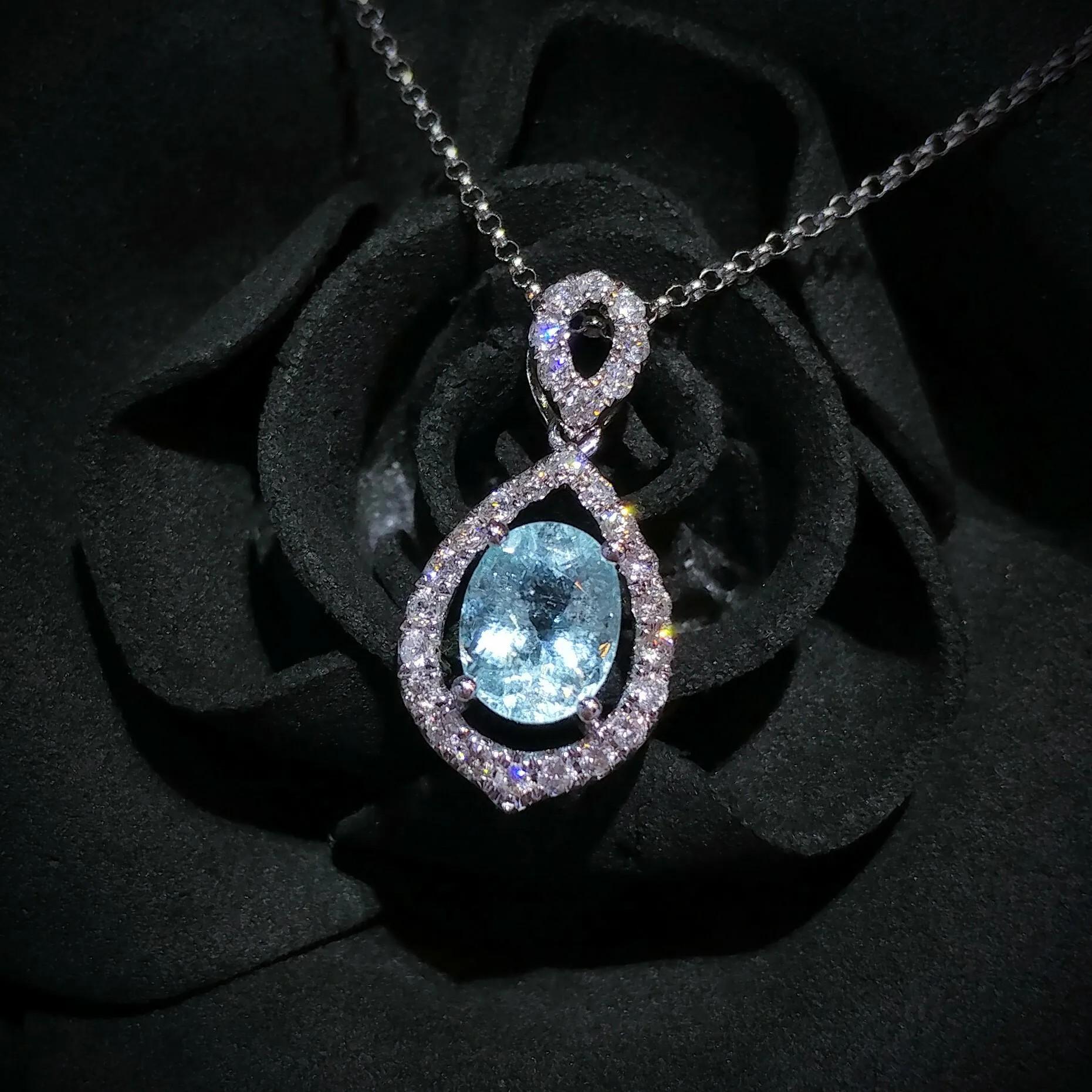 IGI Certified 1.49 Carat Paraiba and Diamond Pendant in 18K White Gold in vendita 3