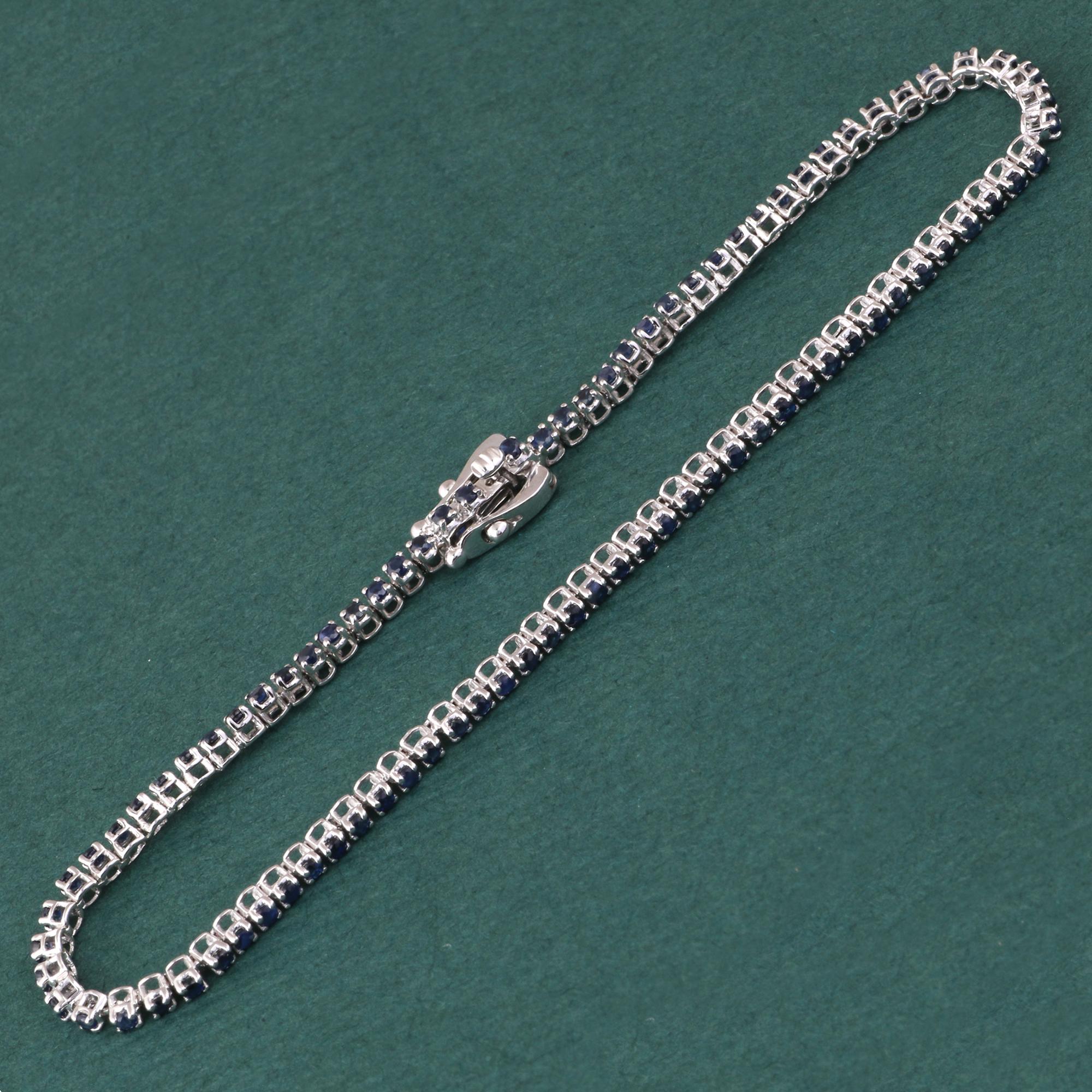IGI Certified 1.50 Carat Natural Blue Sapphire 18K White Gold Chain Bracelet In New Condition For Sale In Jaipur, RJ