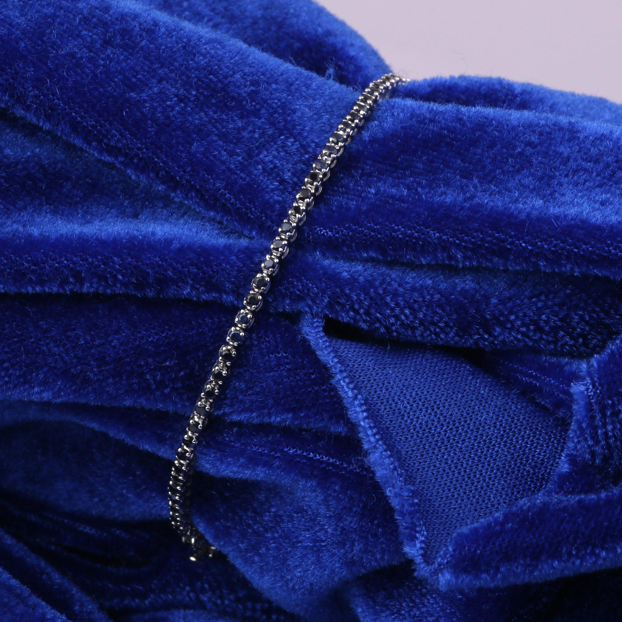 Women's IGI Certified 1.50 Carat Natural Blue Sapphire 18K White Gold Chain Bracelet For Sale