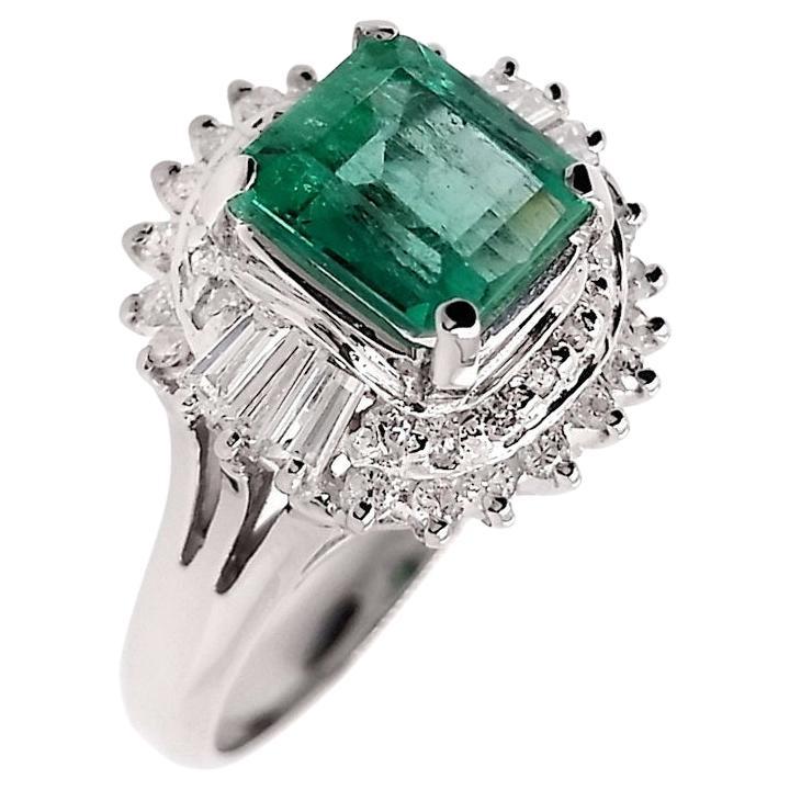 IGI Certified 1.50ct Colombian Emerald and 0.45ct Natural Diamonds Platinum Ring For Sale